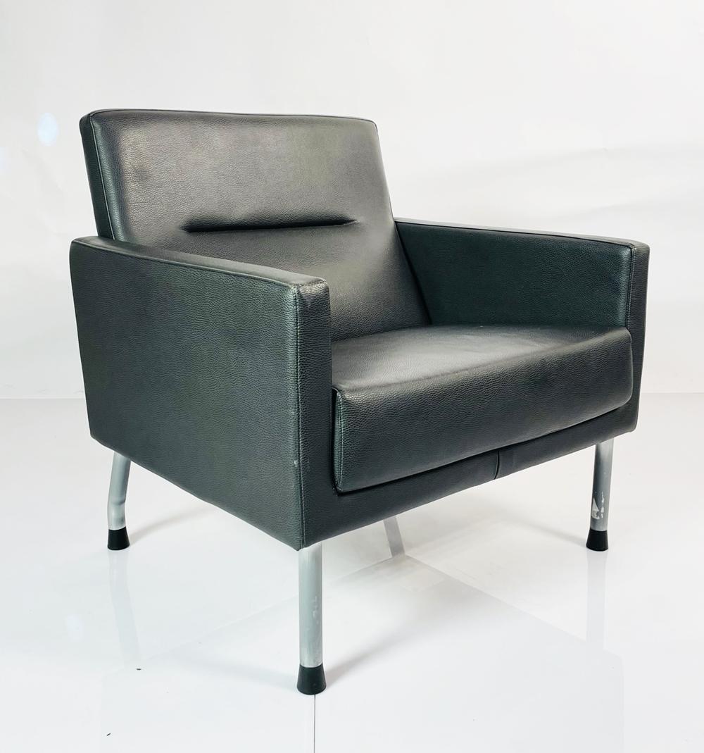 Fin du 20e siècle Paire de fauteuils de salon à dossier haut de gamme par Brayton International en vente
