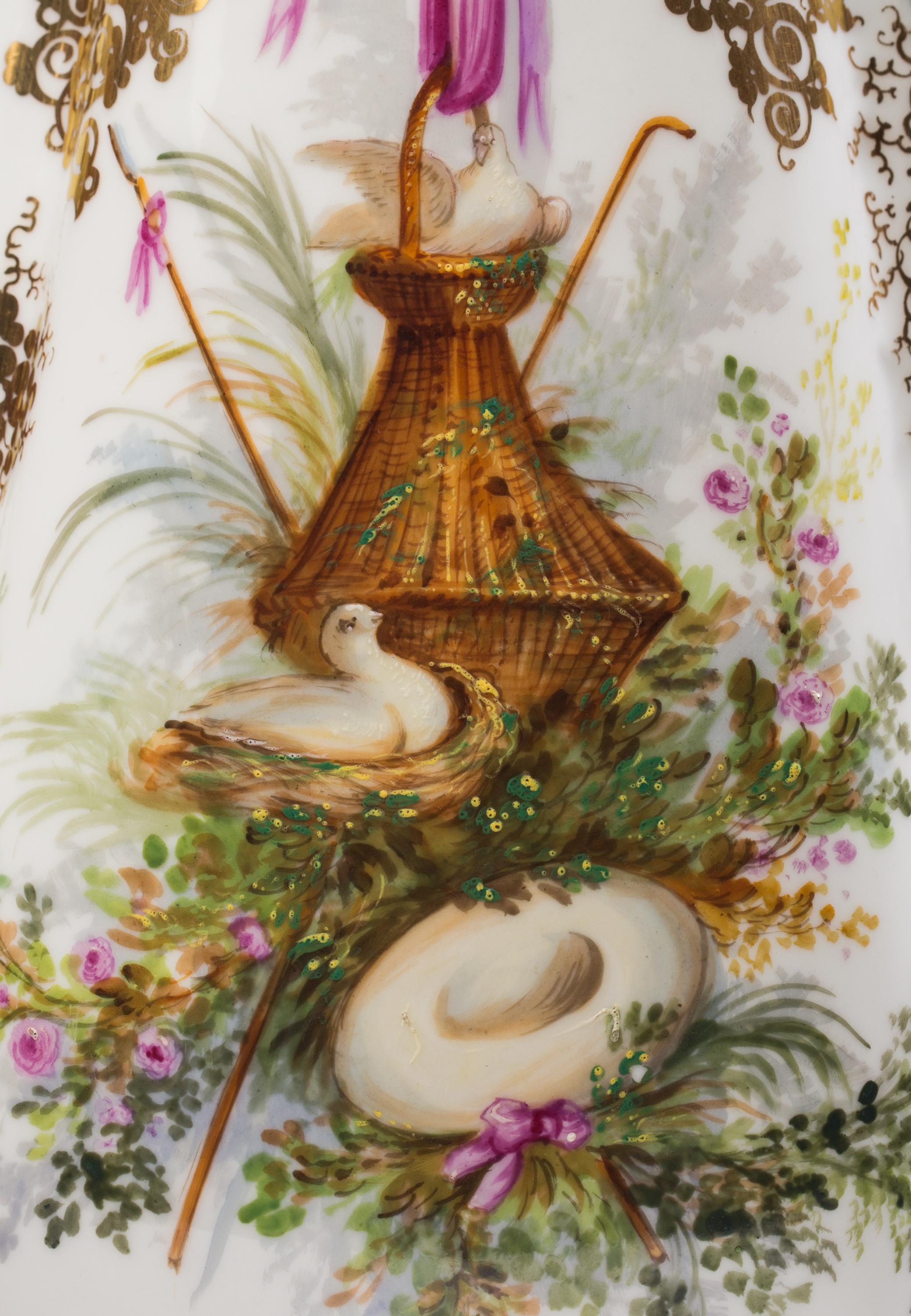 Paire de vases en porcelaine française de style rococo hautement décorés, att. Jacob Petit en vente 6