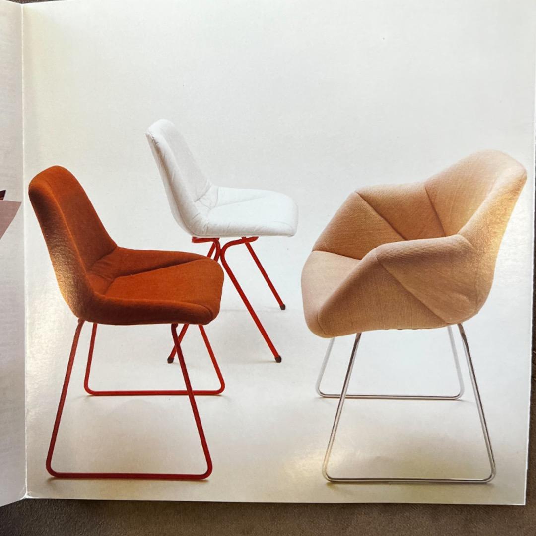 Pair of “Hillie” armchairs in Leather & Metal by Robin Day for L’Atelier, 1960s For Sale 3