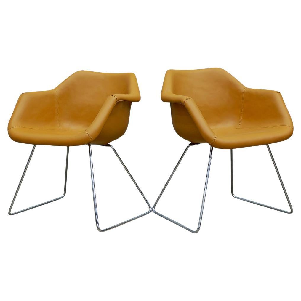 Pair of “Hillie” armchairs in Leather & Metal by Robin Day for L’Atelier, 1960s For Sale