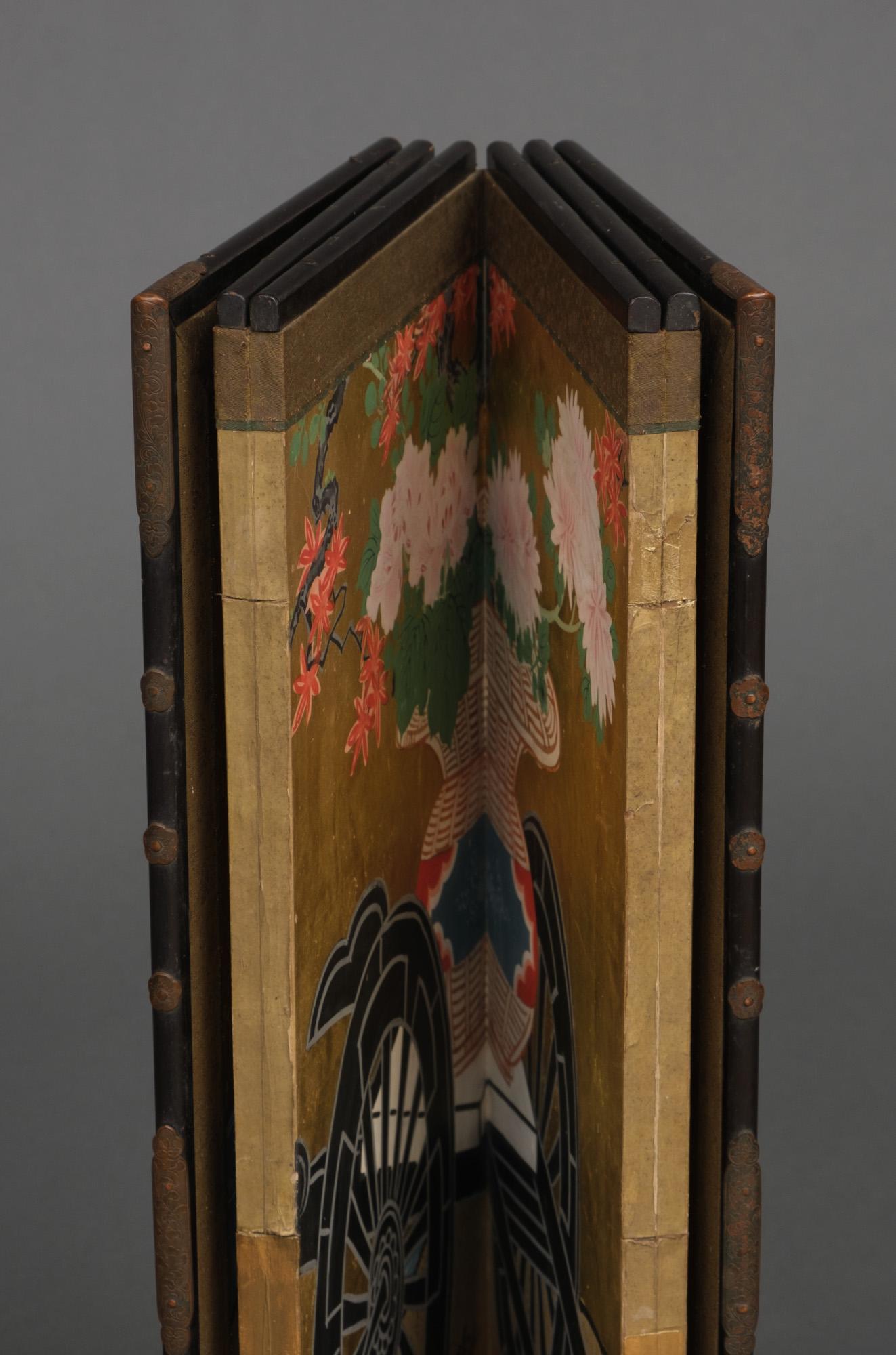 Pair of Japanese hinagata byôbu 雛形屏風 (small folding screens) with flower carts For Sale 3