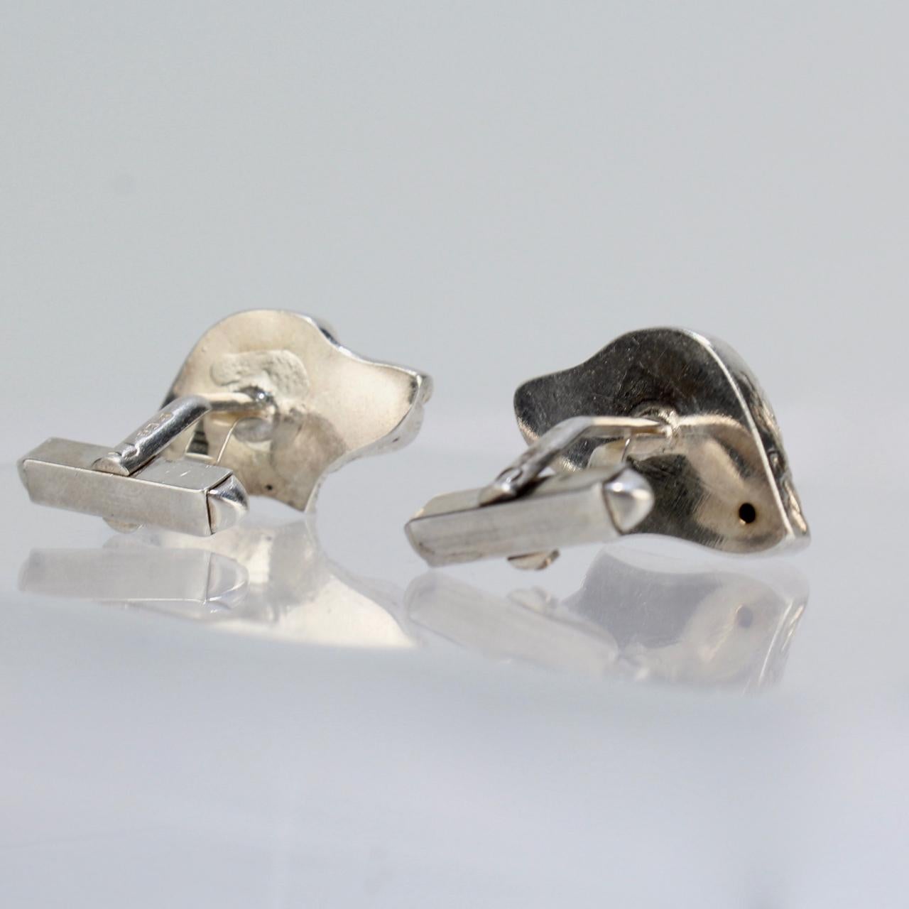 Pair of Holland & Holland Sterling Silver Golden Retriever Hunting Dog Cufflinks In Good Condition In Philadelphia, PA