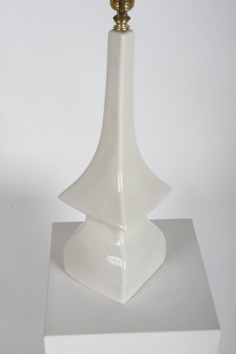 Pair of Hollywood Regency 1950s Asian Modern Pagoda Ivory Ceramic Lamps ...
