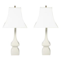 Pair of Hollywood Regency 1950s Asian Modern Pagoda Ivory Ceramic Lamps