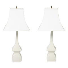 Vintage Pair of Hollywood Regency 1950s Asian Modern Pagoda Ivory Ceramic Lamps