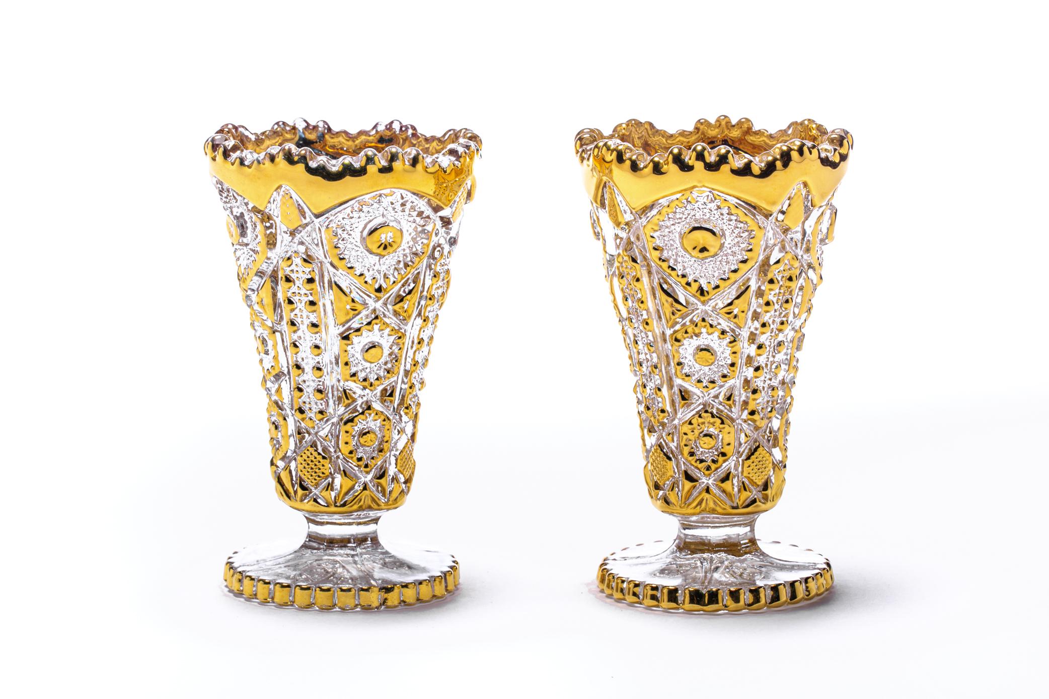 Paar Hollywood-Regency-Vasen, 22 Karat Gold, bemalt, von Imperial Glass Co., um 1965 im Angebot 10