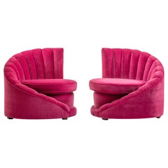 Paar asymmetrische Hollywood Regency Slipper Chairs in Hot Pink Strie Velvet