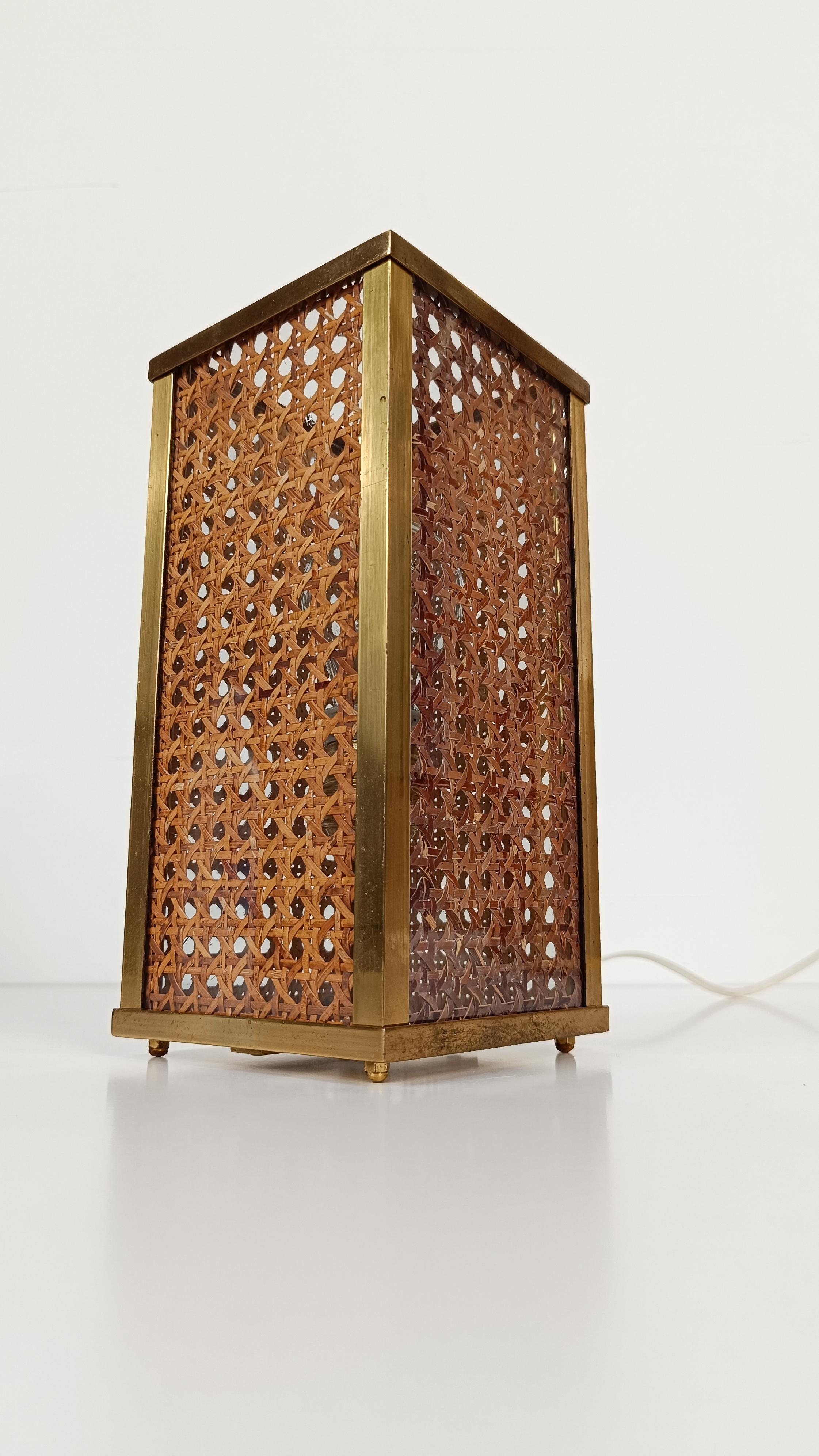 Pair of Hollywood Regency Bedside Table Lamps in Brass & Cane Webbing, 70s en vente 1