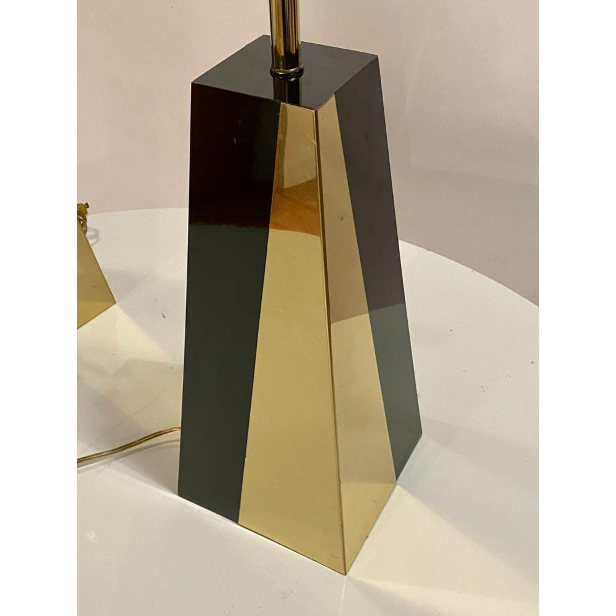 Pair of Hollywood Regency Black and Brass Pyramid Lamps, 1970's In Good Condition For Sale In Chicago, IL