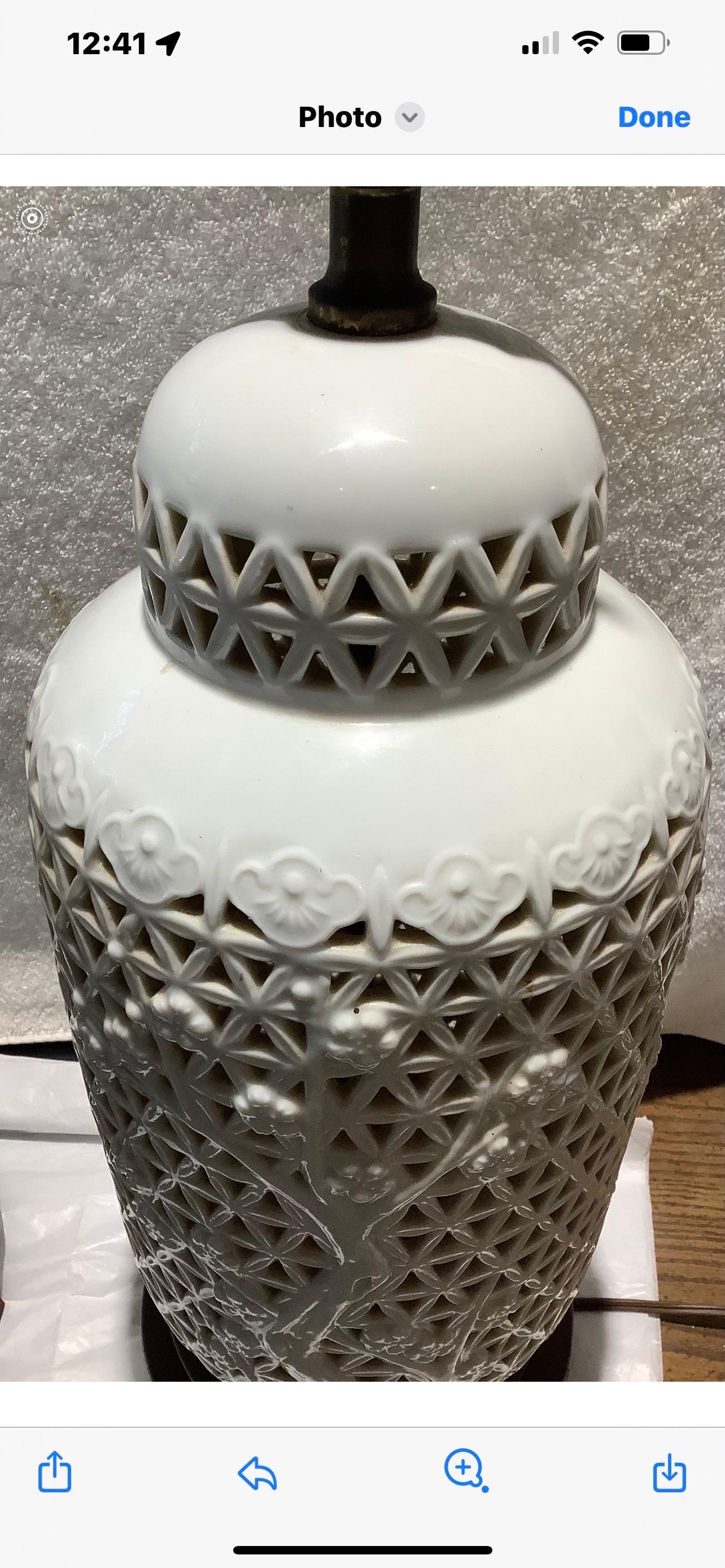 Paar Hollywood-Regency-Lampen Blanc De Chine (Chinesisch) im Angebot