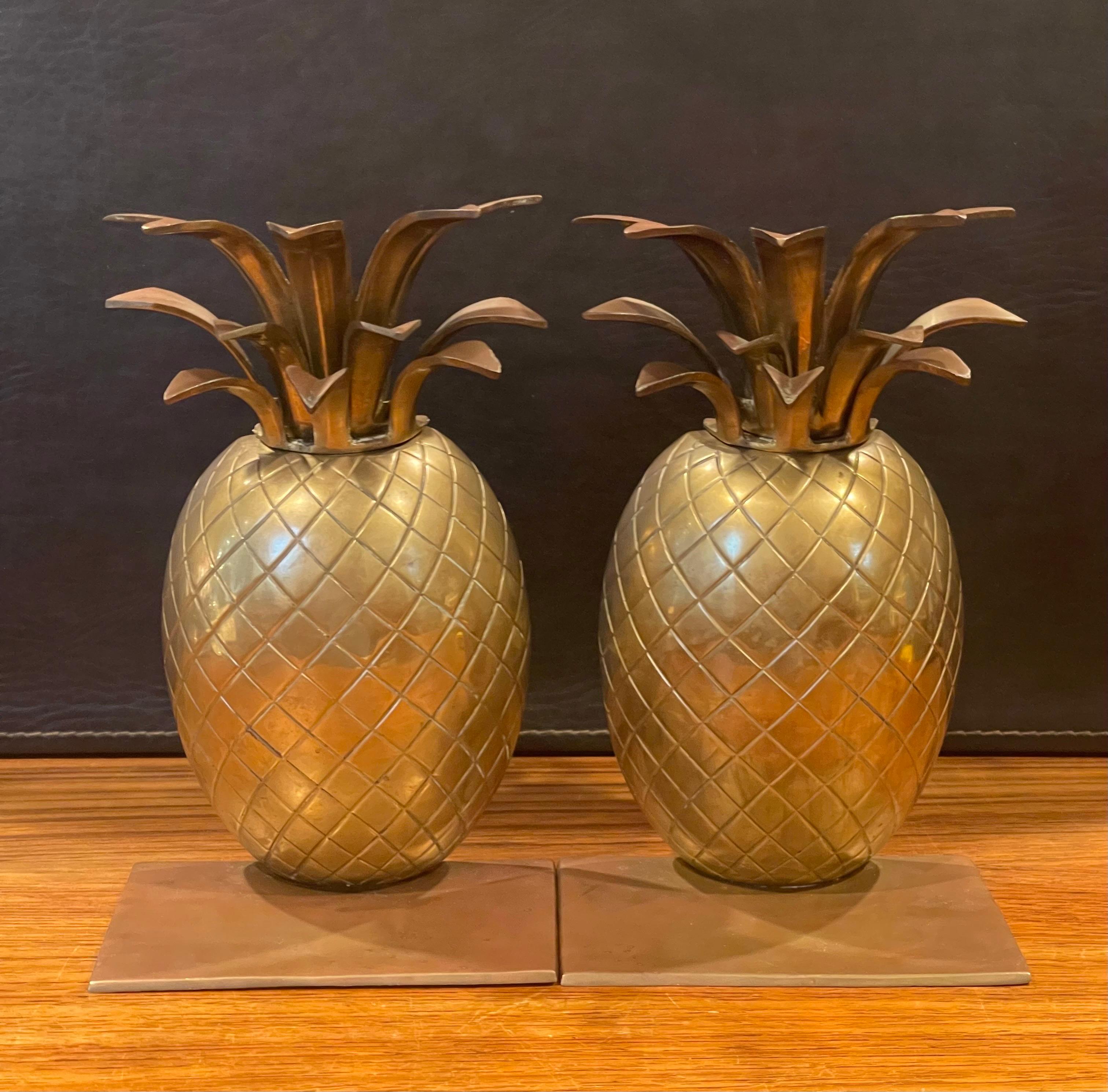 Pair of Hollywood Regency Brass Pineapple Bookends In Good Condition In San Diego, CA