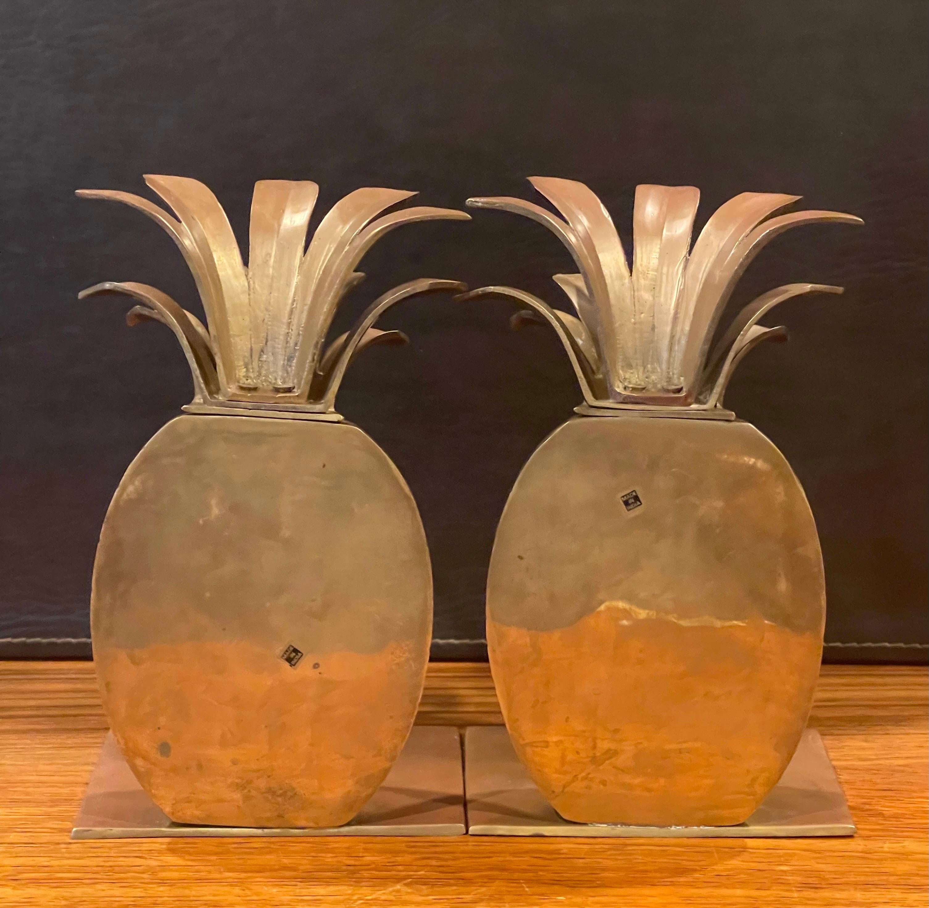 Pair of Hollywood Regency Brass Pineapple Bookends In Good Condition In San Diego, CA