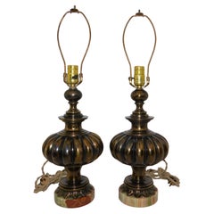 Paar Hollywood-Regency-Tischlampen aus gebürsteter Bronze mit Marmorsockeln
