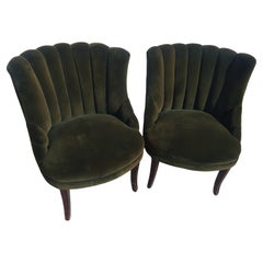 Pareja de sillas con respaldo de canal Hollywood Regency