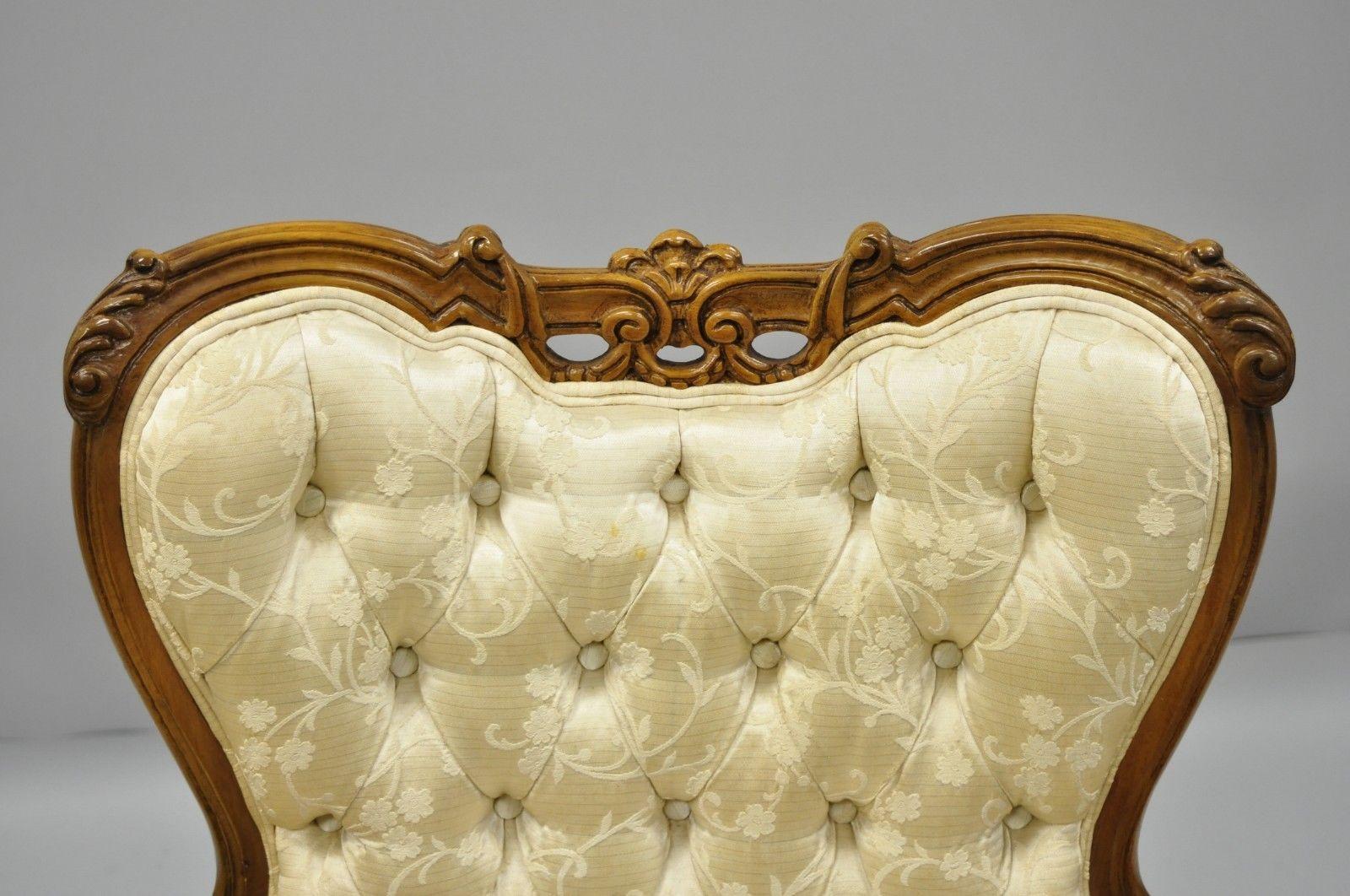 Paar geschnitzte französische Hollywood-Regency-Sessel im Louis-XV-Stil, Kaminsims-Sessel im Angebot 4