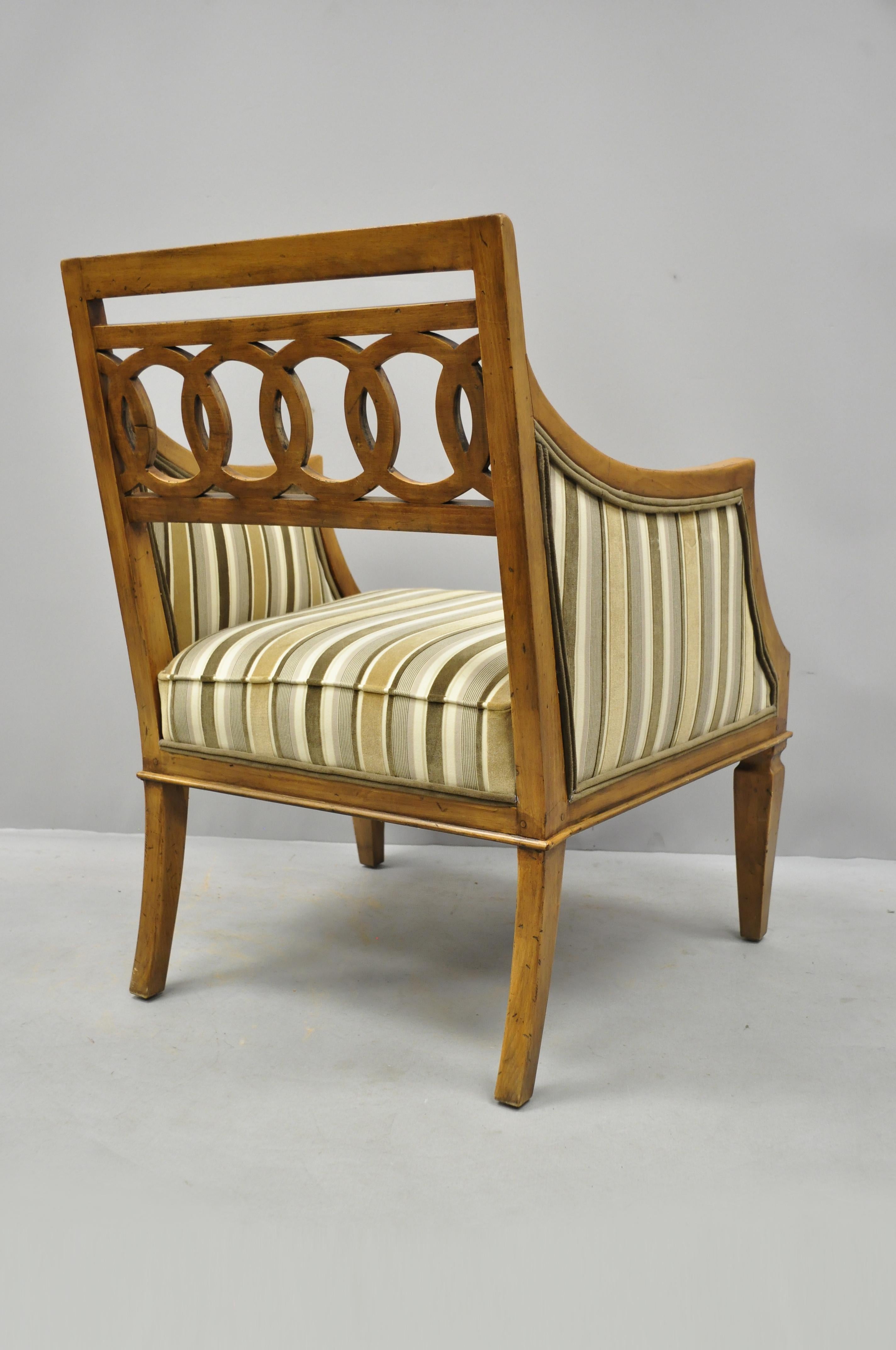 Paar geschnitzte Sessel im französischen Hollywood-Regency-Stil mit Spiralrückenlehne im Angebot 2