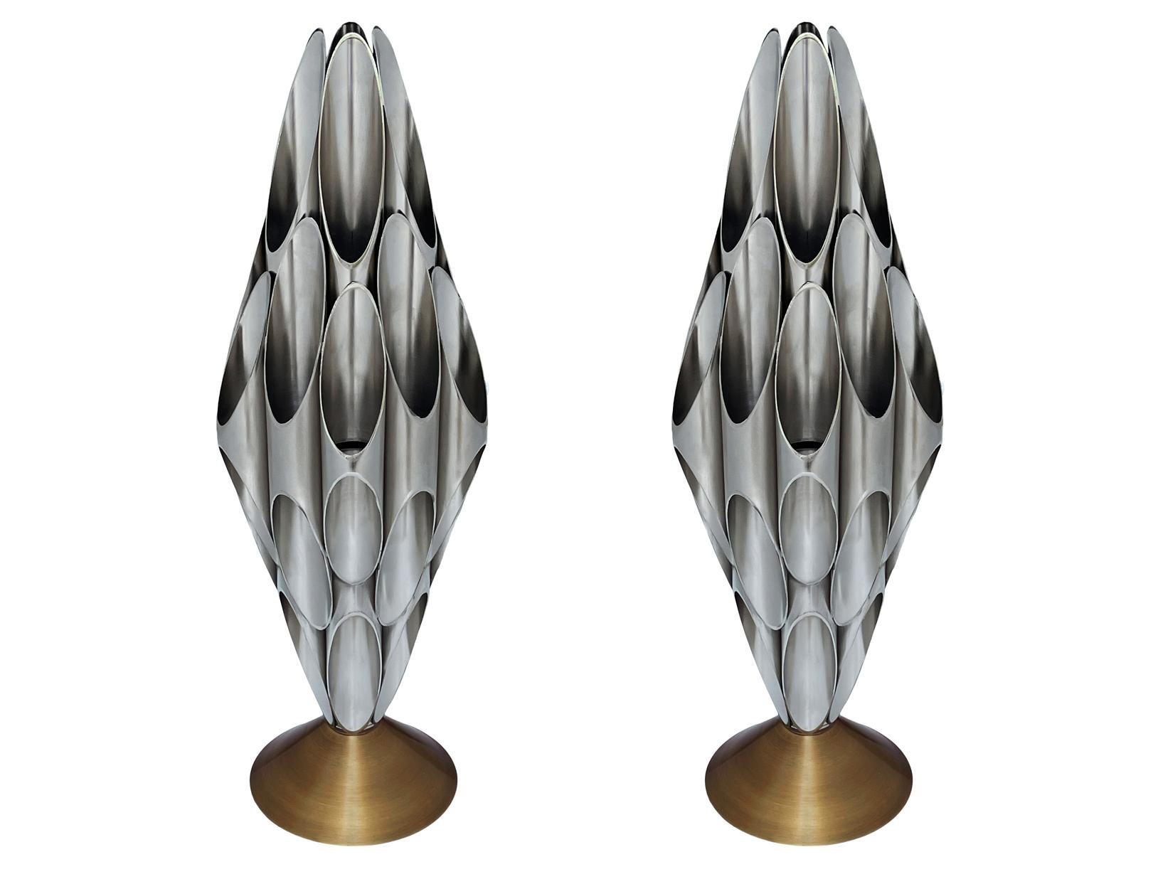 Pair of Hollywood Regency Glam Table Sculpture Accent Lamps in Gold & Silver For Sale 3