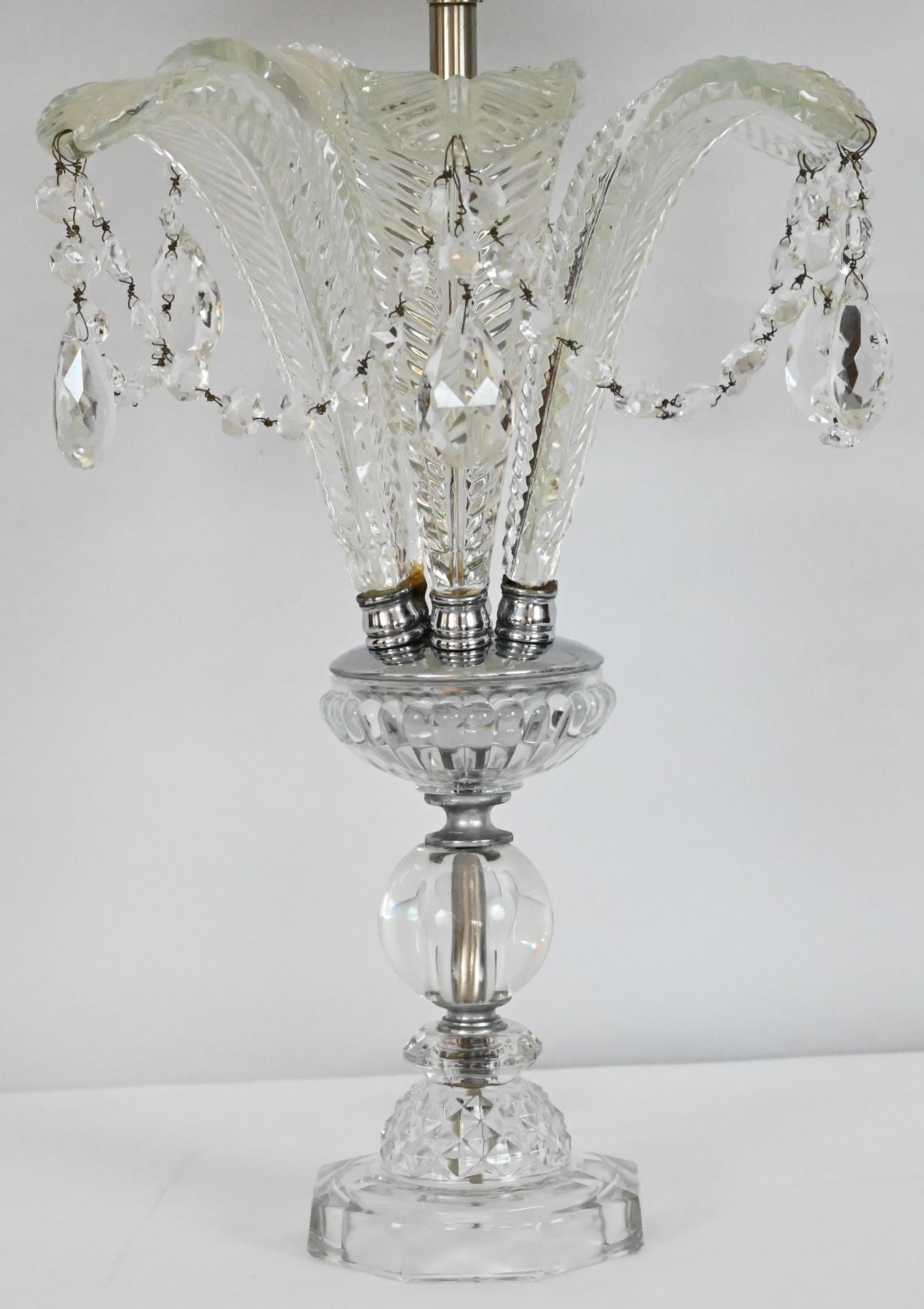 Faceted Pair of Hollywood Regency Glass and Cut Crystal Table Lamps For Sale