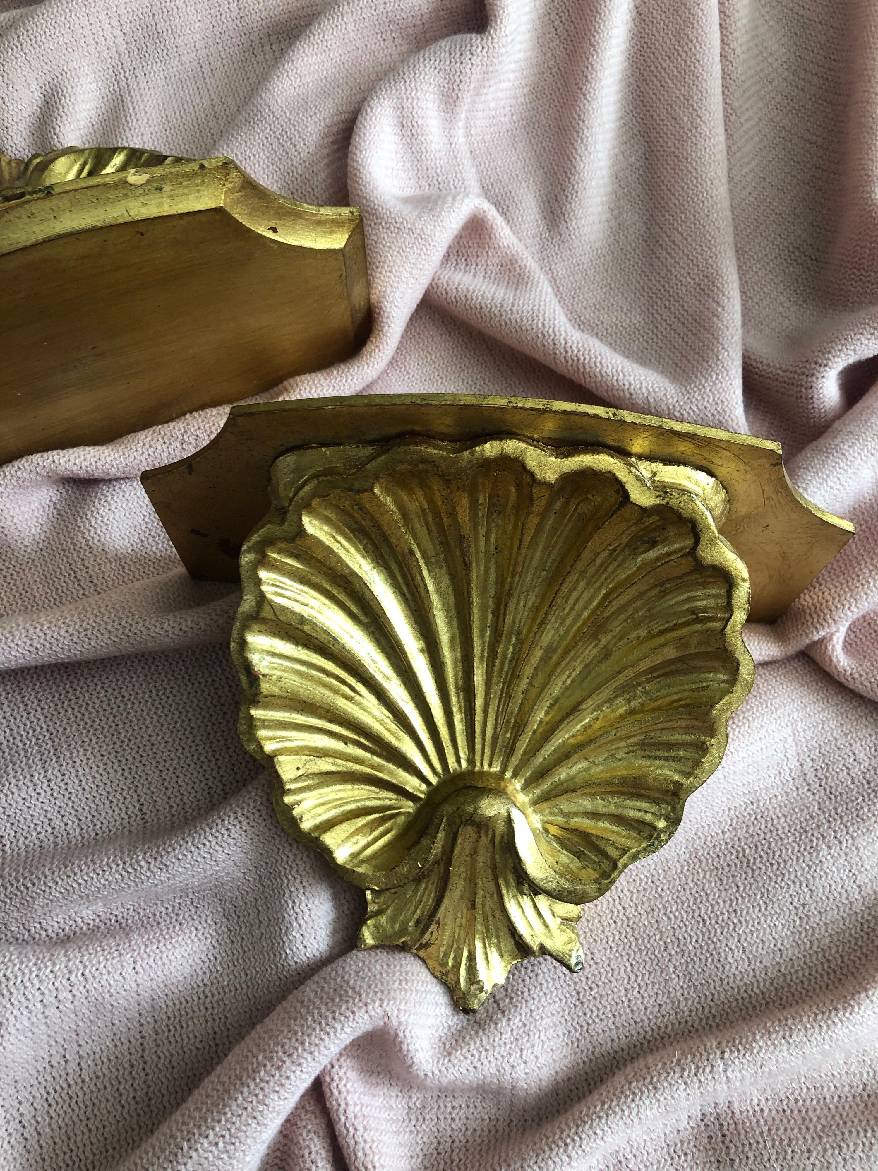 Pair of Hollywood Regency Gold Leaf Regency Shell Wall Shelves In Good Condition For Sale In Palm Springs, CA