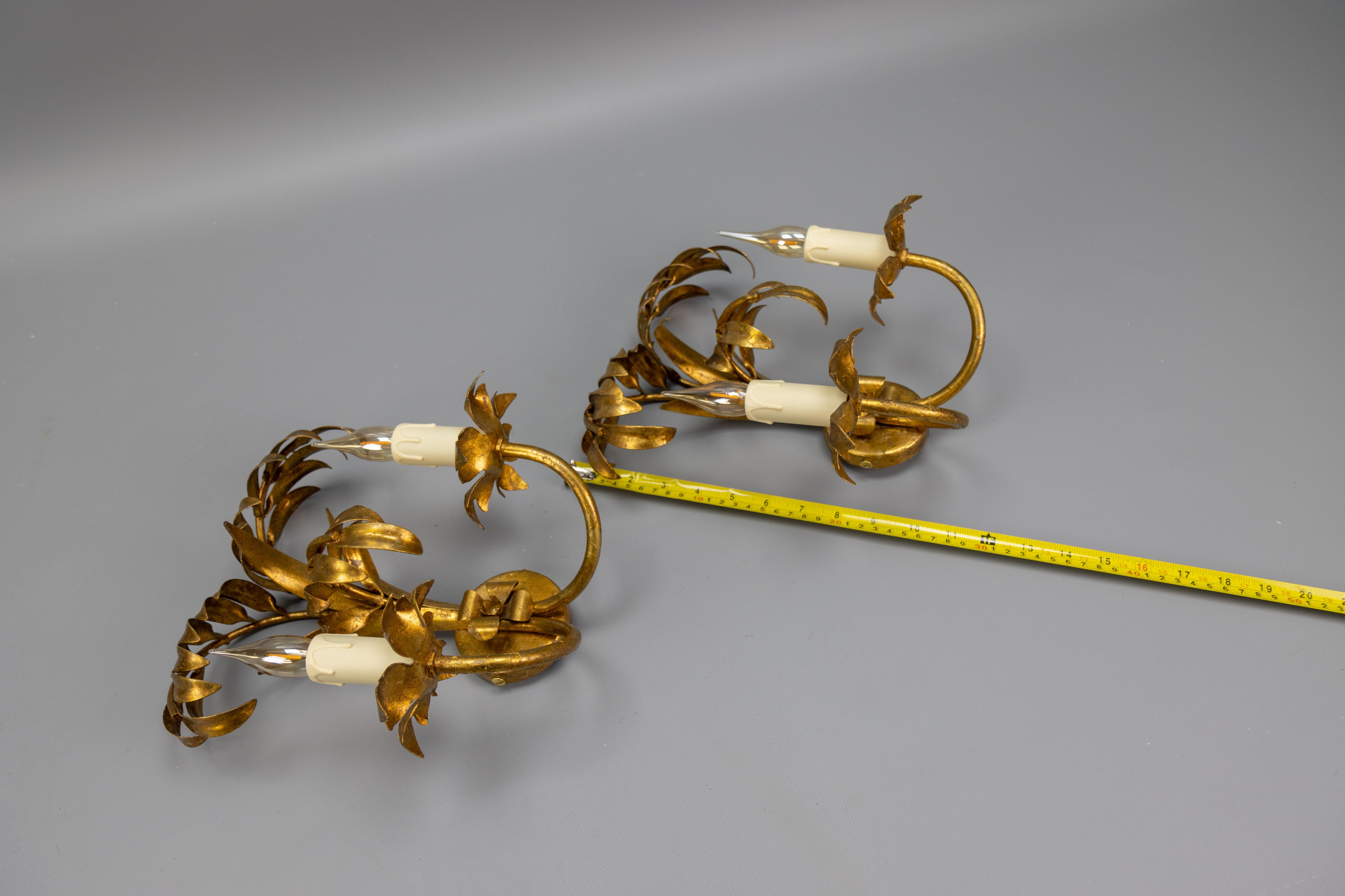 Paire d'appliques murales en métal doré à double bras de palmier Hans Kögl de style régence hollywoodienne en vente 10
