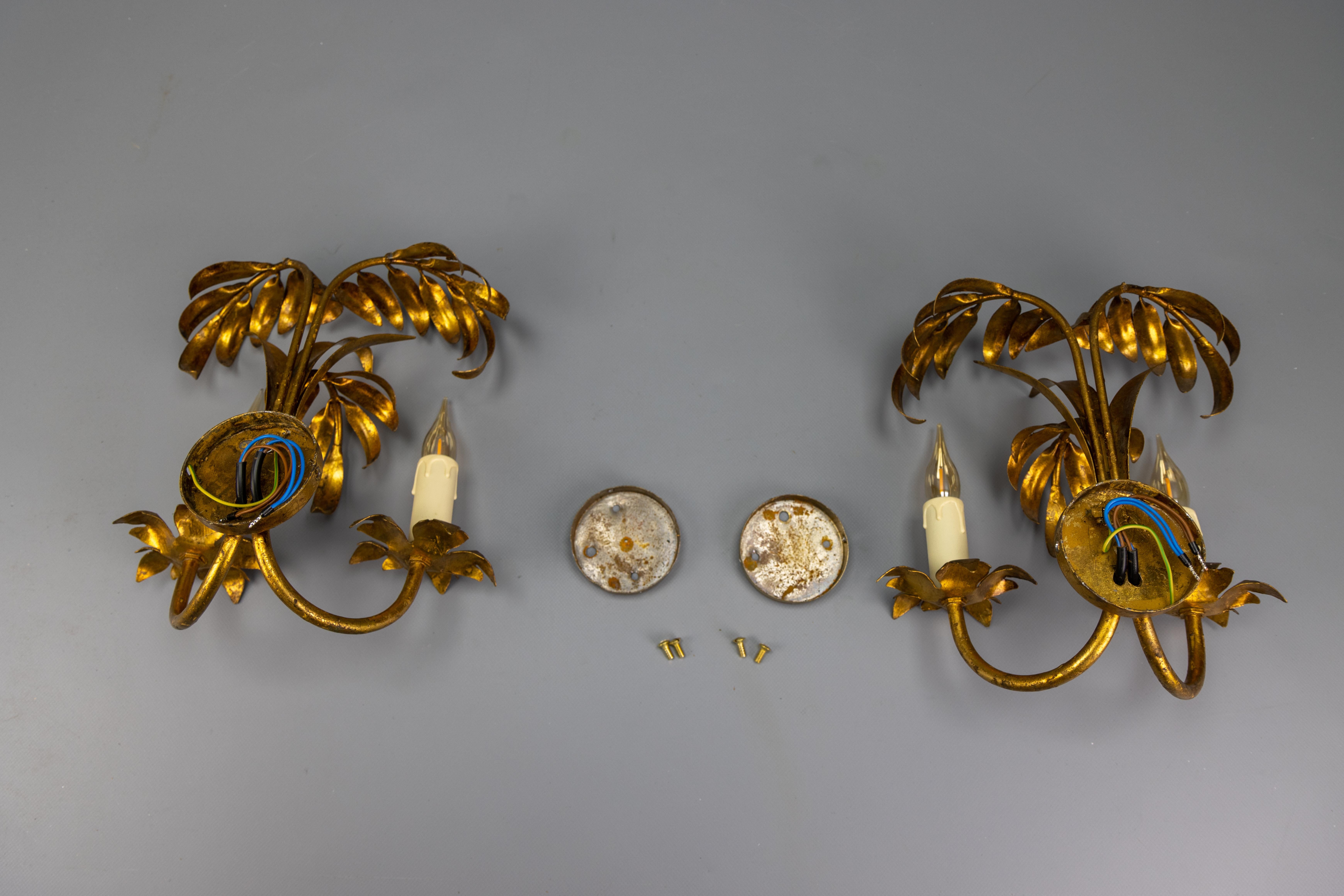 Paire d'appliques murales en métal doré à double bras de palmier Hans Kögl de style régence hollywoodienne en vente 12