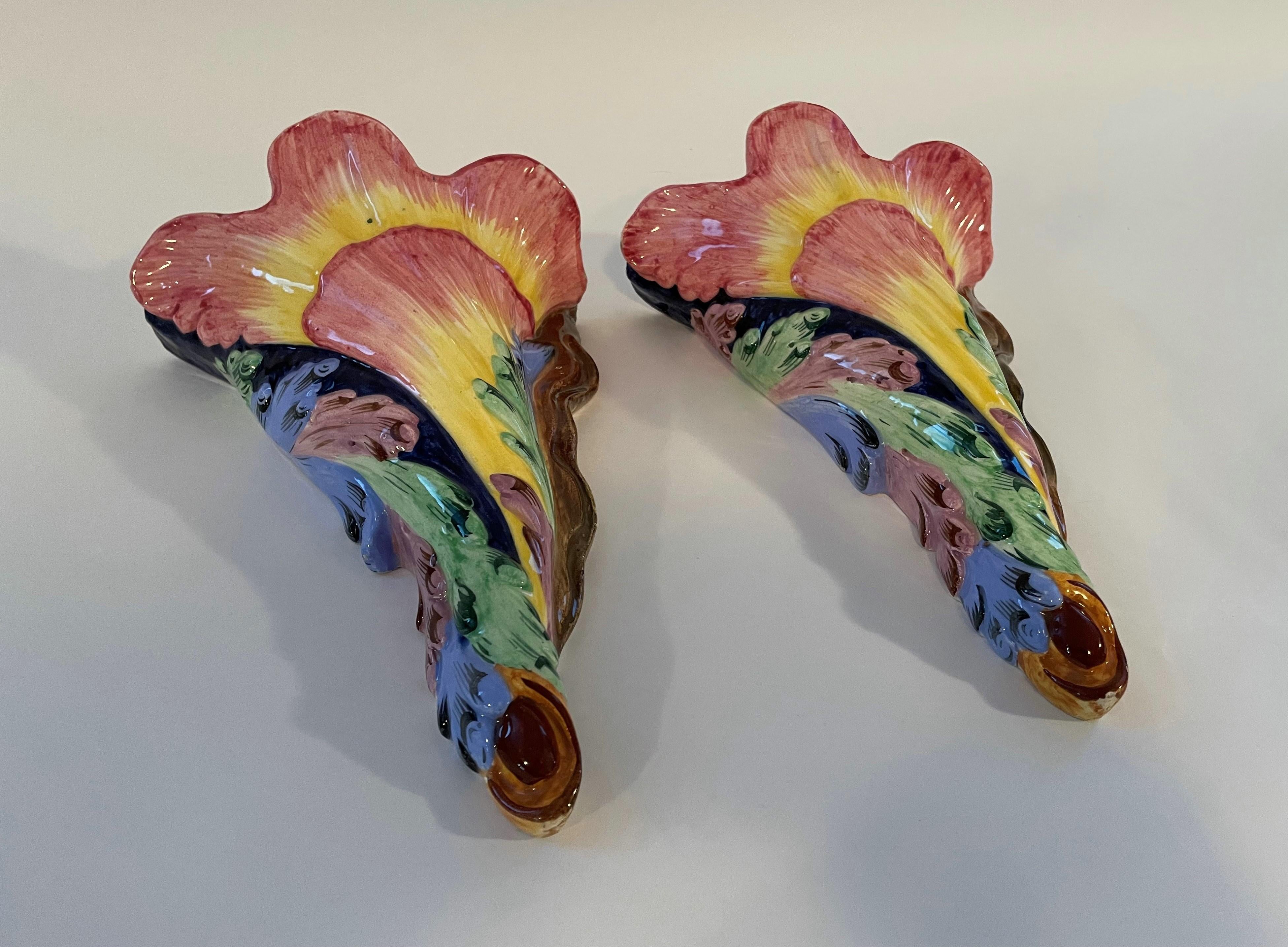Pair of Hollywood Regency Majolica Wall Pockets - Italy - Circa 1960's In Good Condition For Sale In Chatham, ON