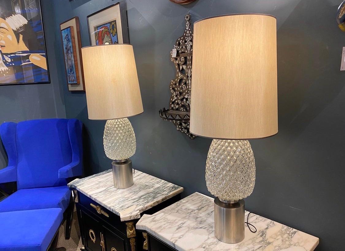 Mid-20th Century Pair of Hollywood Regency Midcentury Pressed Glass Table Lamps