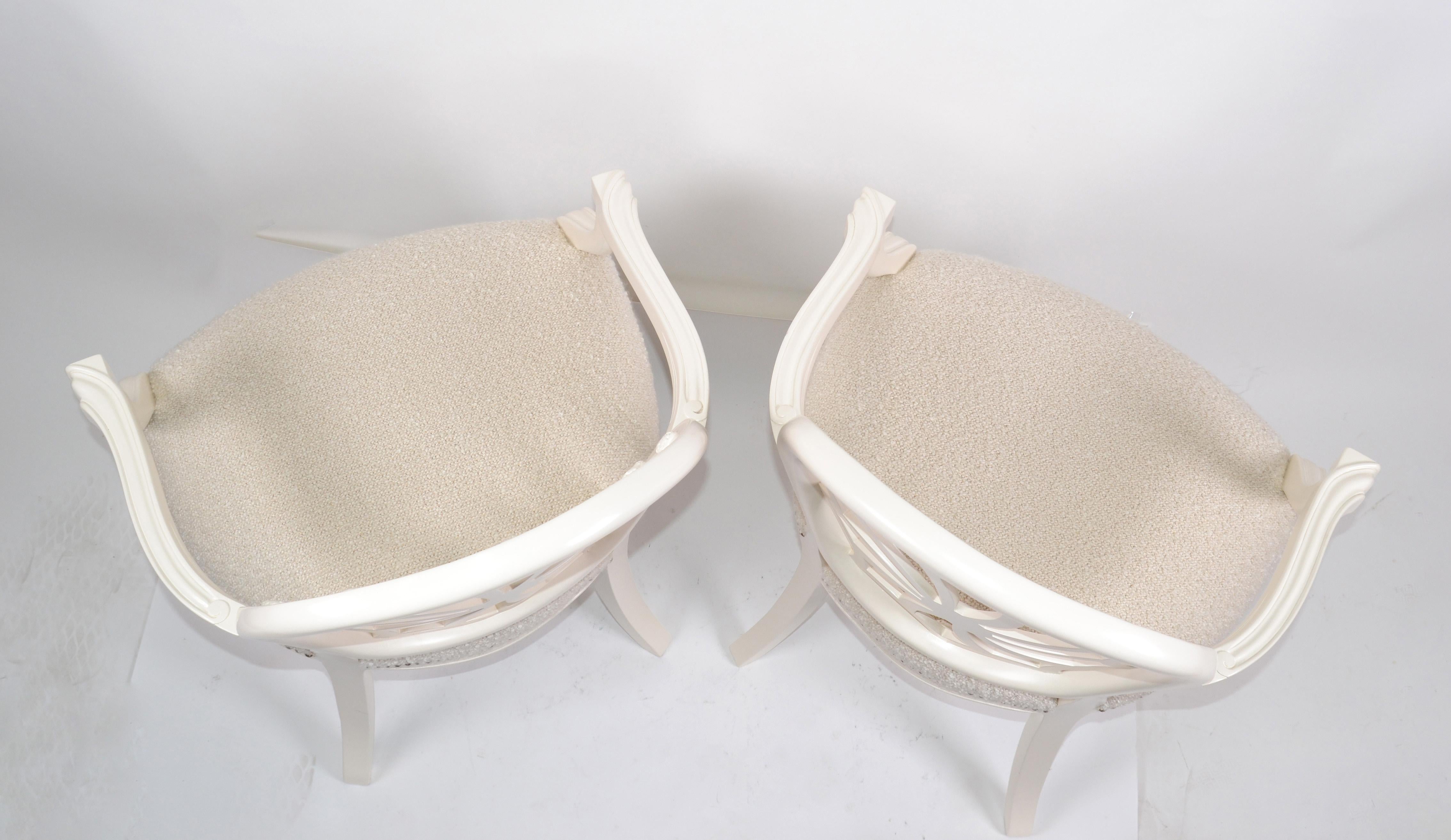 Late 20th Century Pair of Hollywood Regency Off White Wooden Ornate Armchairs Beige Bouclé Fabric