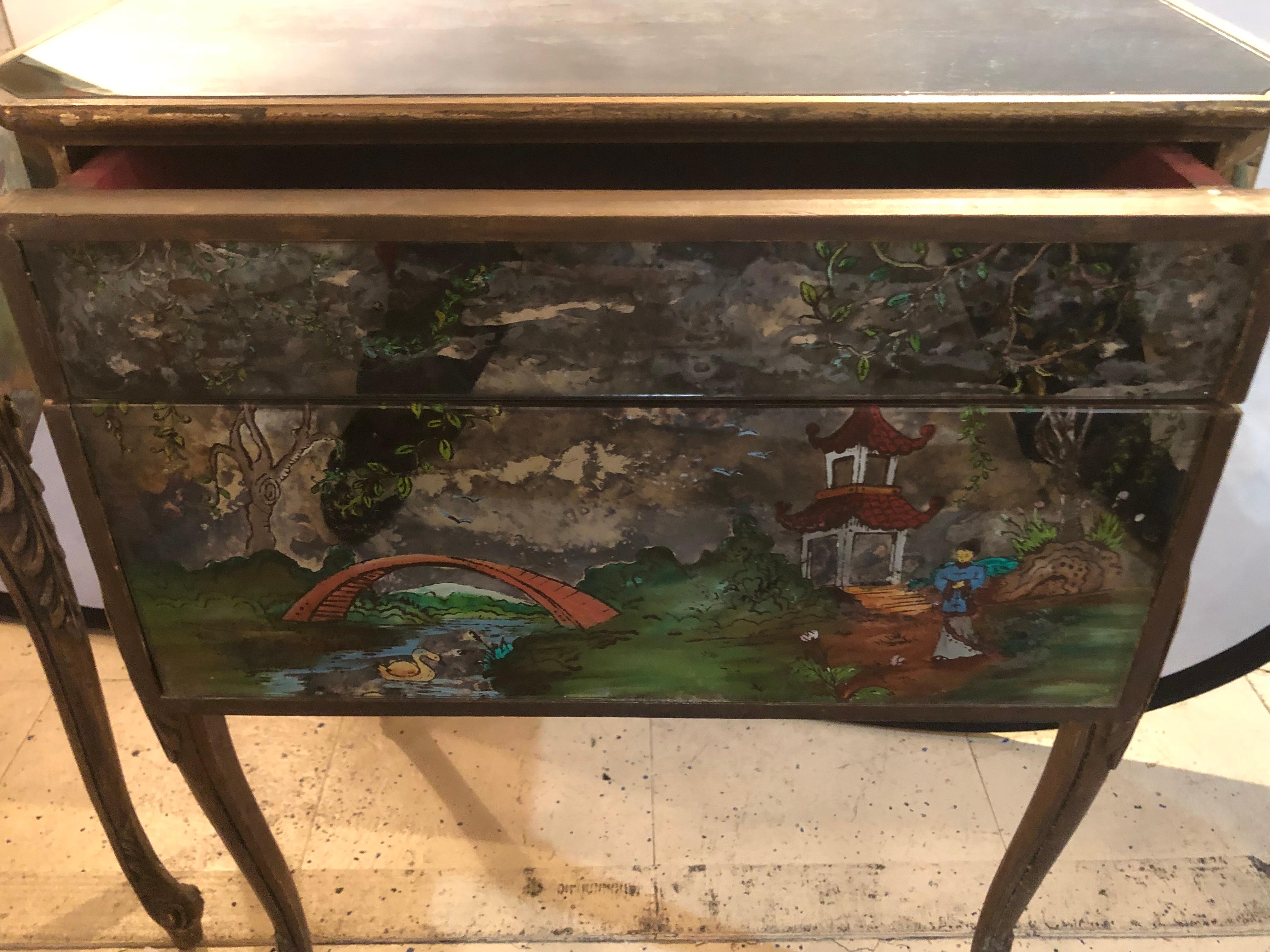 Pair of Hollywood Regency Painted End or Night Tables on Mirrored Cases (Frühes 20. Jahrhundert)