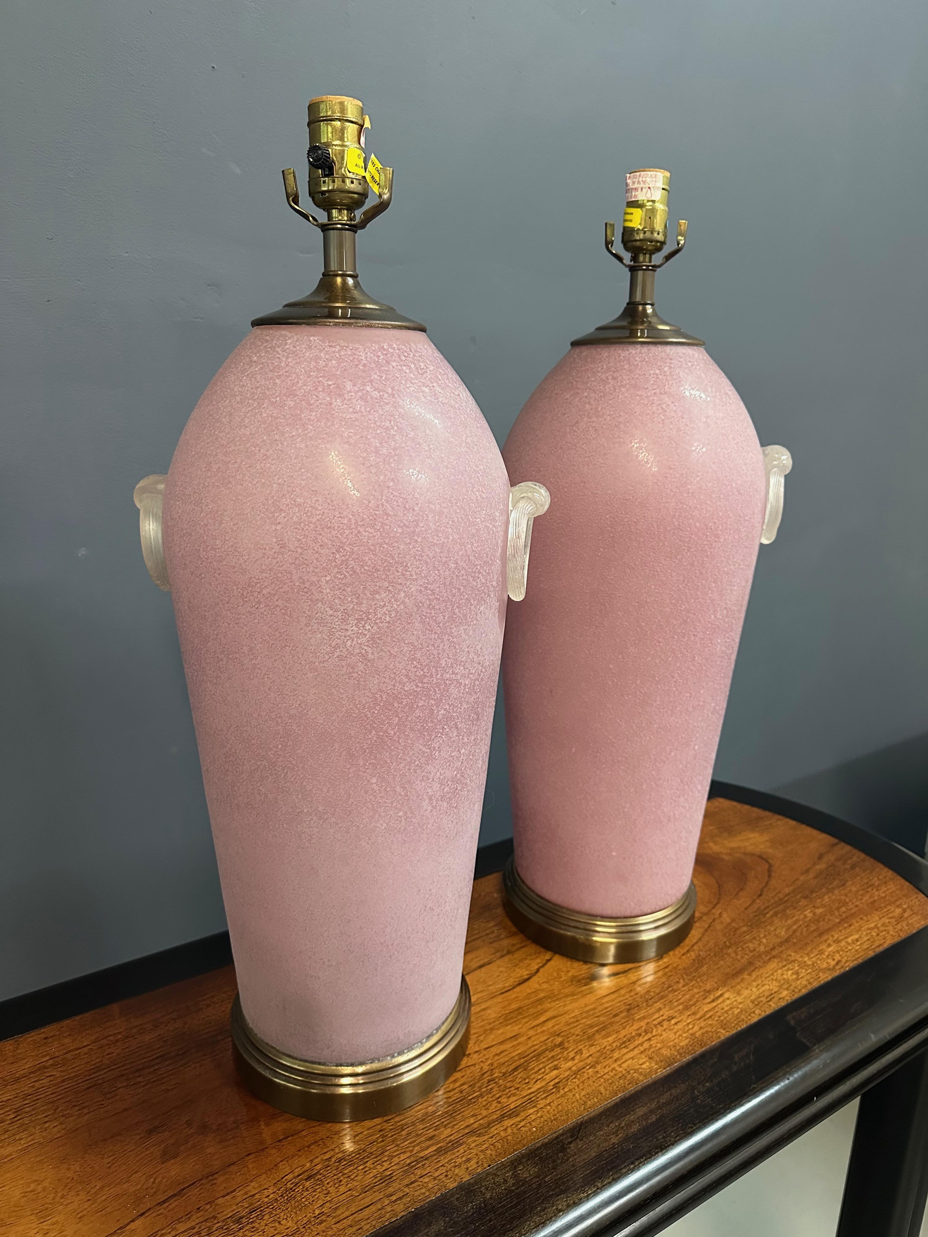 Pair of Hollywood Regency Pink Acid Etched Glass Urn Lamps by Chapman Bon état - En vente à Philadelphia, PA