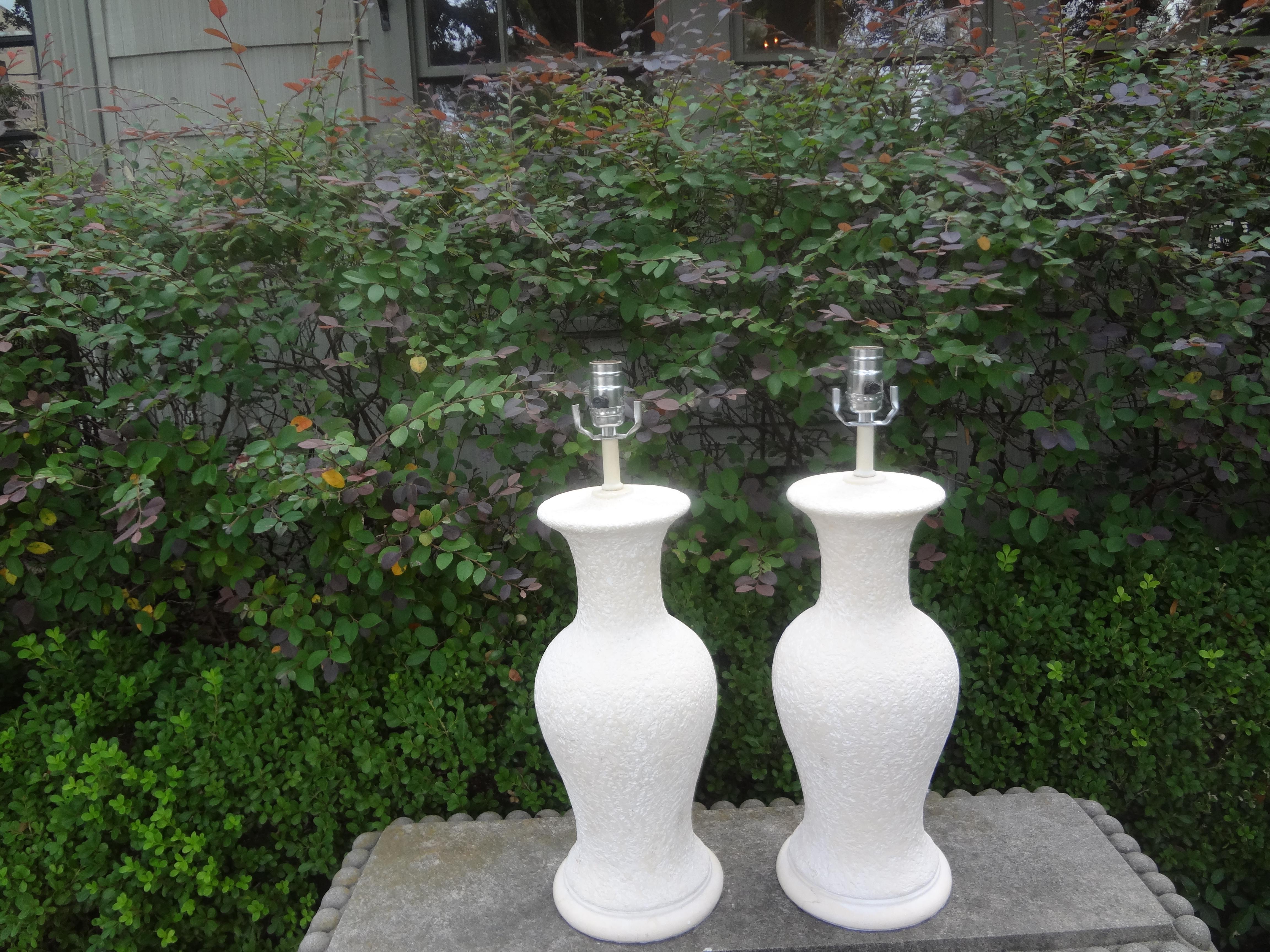 Pair Of Hollywood Regency Plaster Lamps For Sale 3