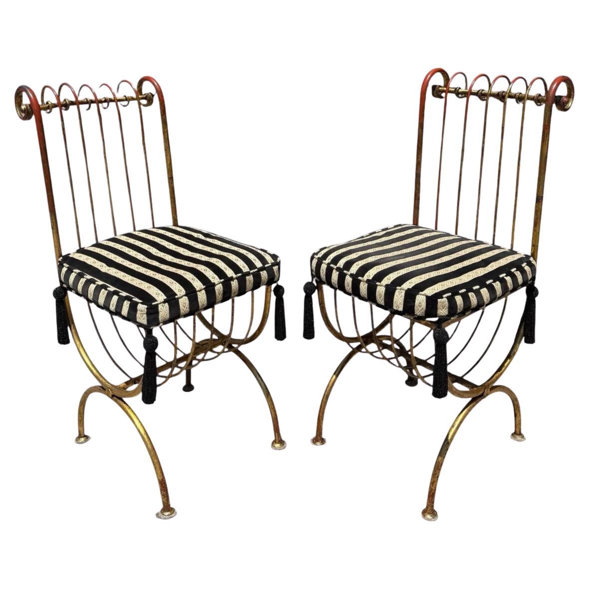 Paire de chaises d'appoint italiennes en acier doré de style Hollywood Regency Salvadori