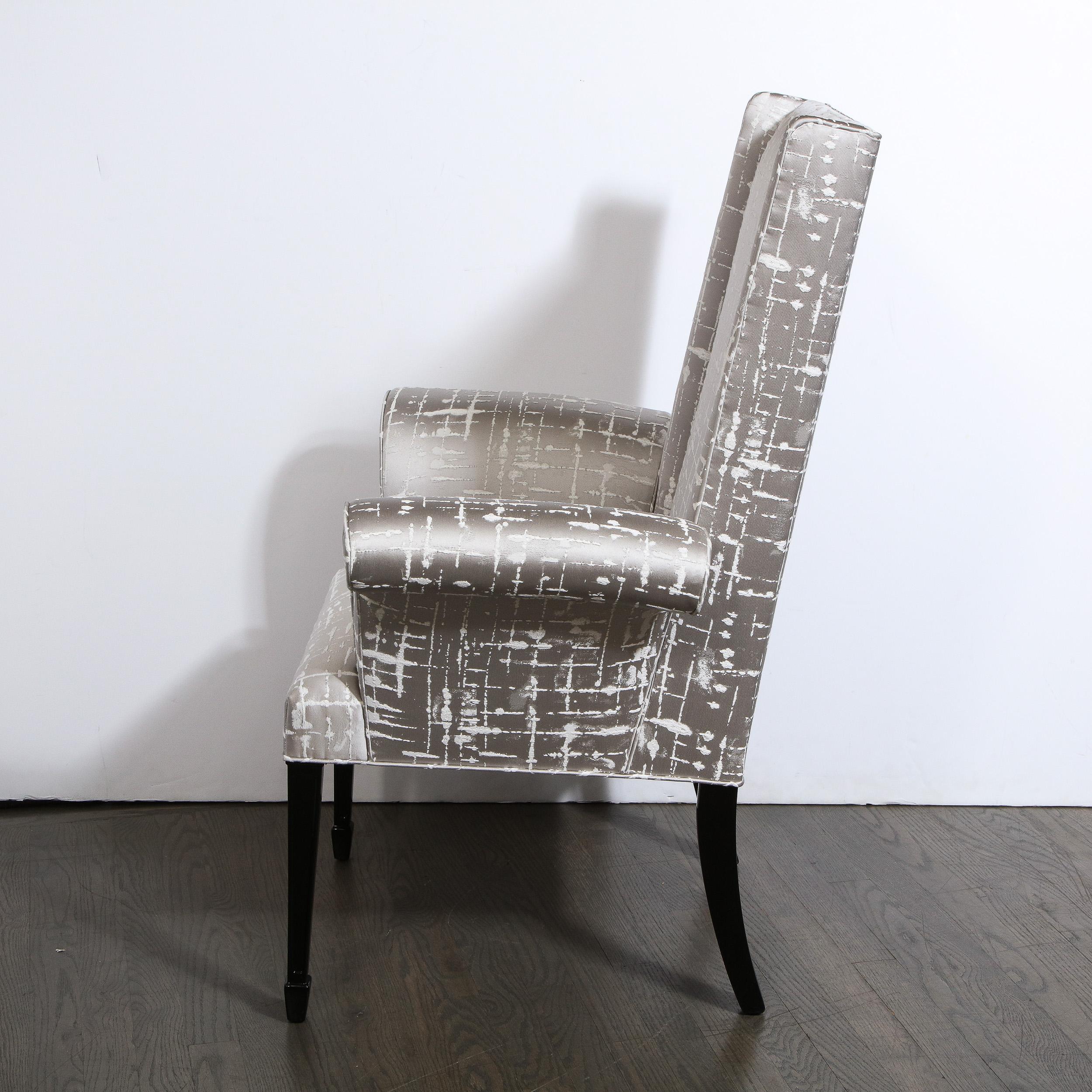 Paire de fauteuils Hollywood Regency en forme de volute en noyer ébénisé et soie texturée en vente 6