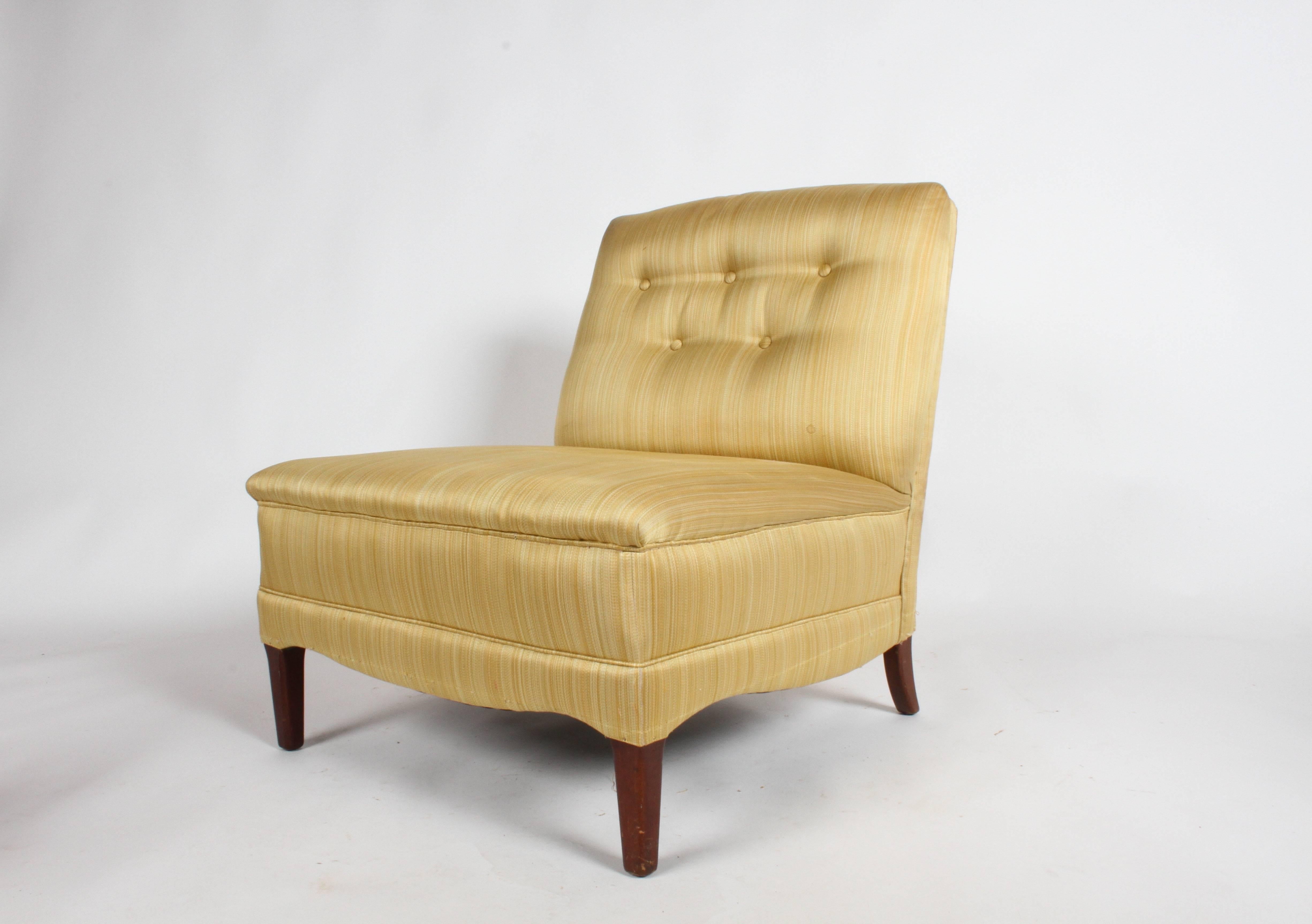 Ein Paar glamouröse Hollywood Regency Slipper Lounge Chairs im Stil von Lorin Jackson für Grosfeld House. Die Beine werden vor dem Versand neu lackiert, benutzerdefinierte Farbe verfügbar. Die Polsterung ist original und fleckig, muss erneuert