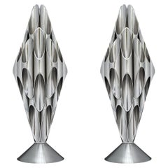 Paire de lampes de table d'appoint en chrome de style Hollywood Regency de l'ère spatiale