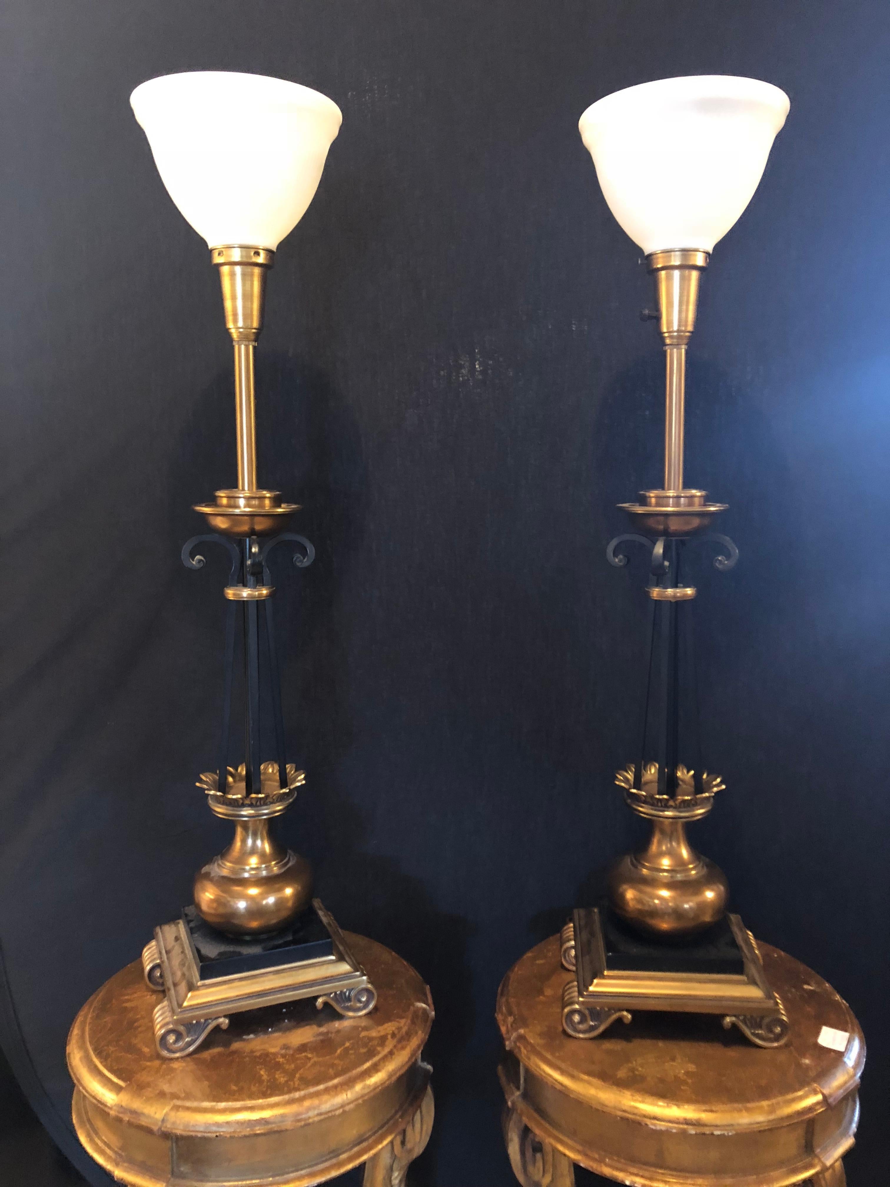 Pair of Hollywood Regency Stiffel Co. Brass and Ebonized Column Form Table Lamp For Sale 3