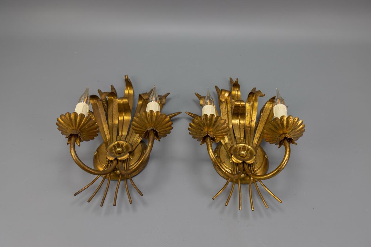 Paar Wandleuchter aus vergoldetem Metall mit Weizengarbenblättern im Hollywood-Regency-Stil, 1970er Jahre im Angebot 7