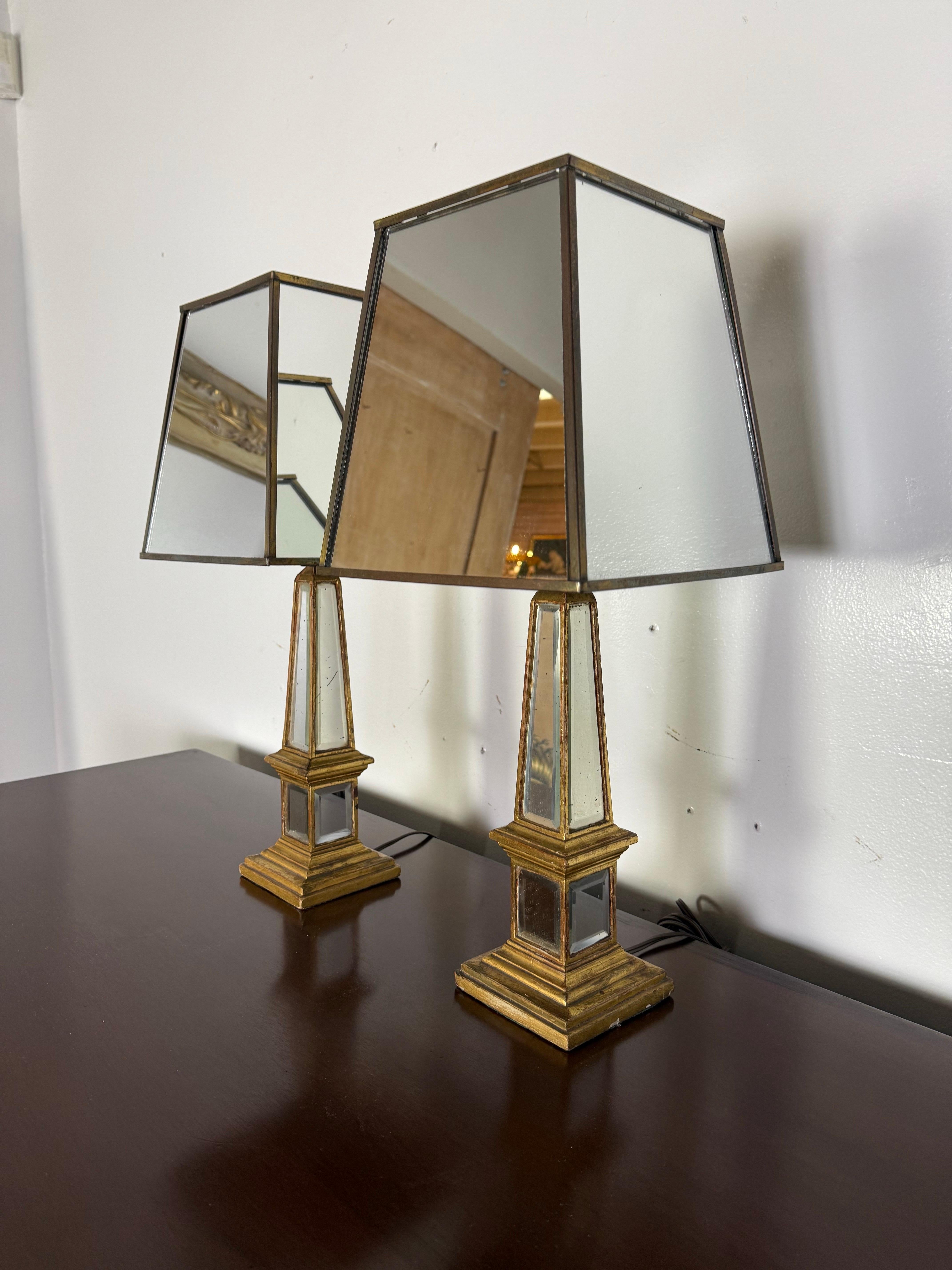 Pareja de lámparas estilo Hollywood Regency C. 1960 Regencia de Hollywood en venta