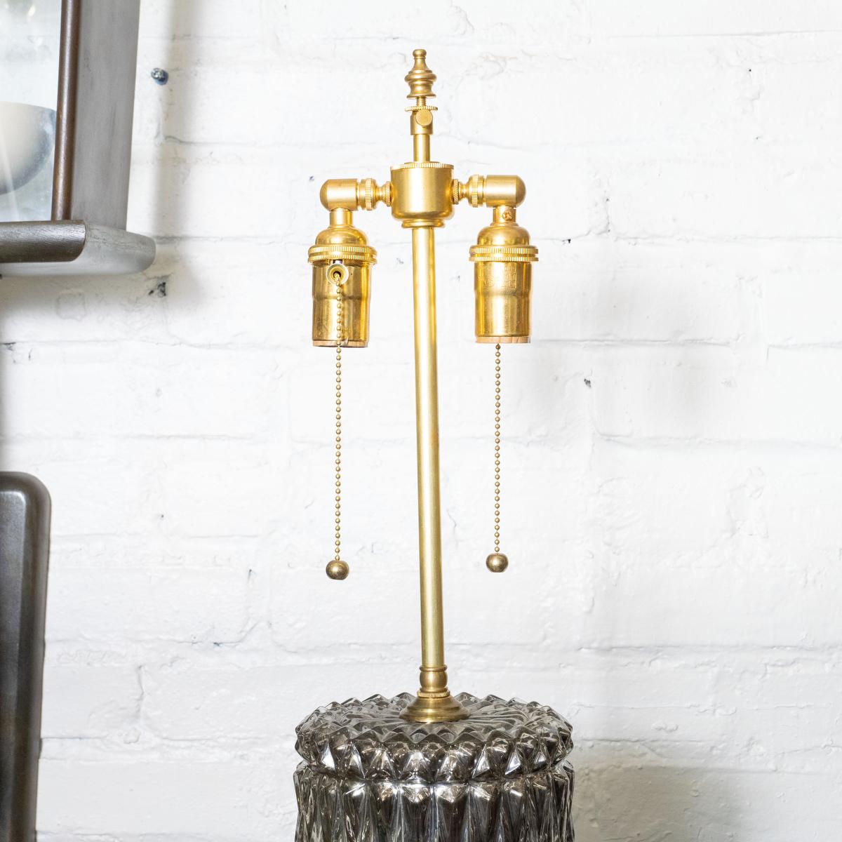 Brass Pair of Hollywood Regency Style Mercury Glass Diamond Pattern Lamps For Sale