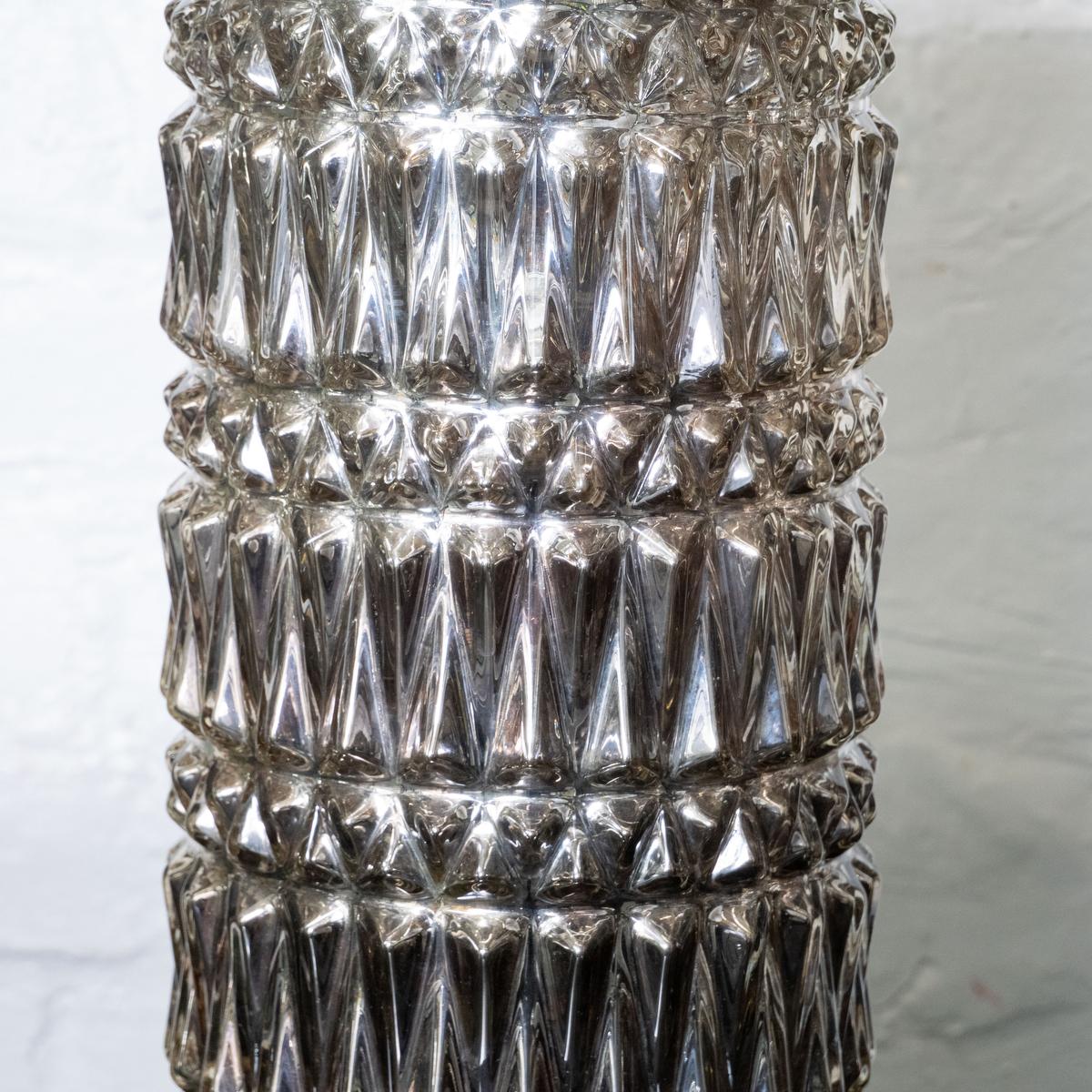 Pair of Hollywood Regency Style Mercury Glass Diamond Pattern Lamps For Sale 2
