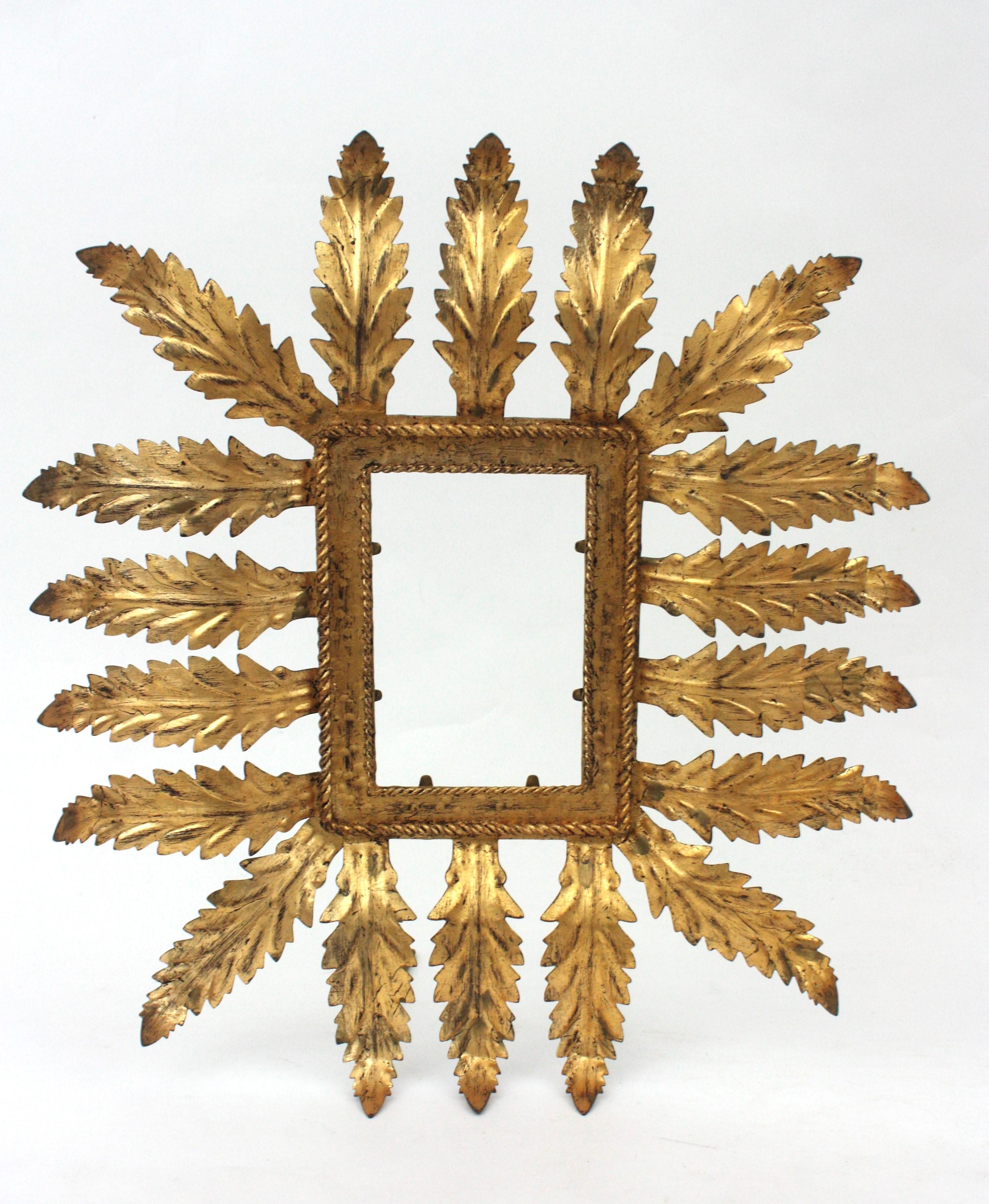 Pair of Hollywood Regency Sunburst Foliage Picture Frames in Gilt Iron For Sale 4