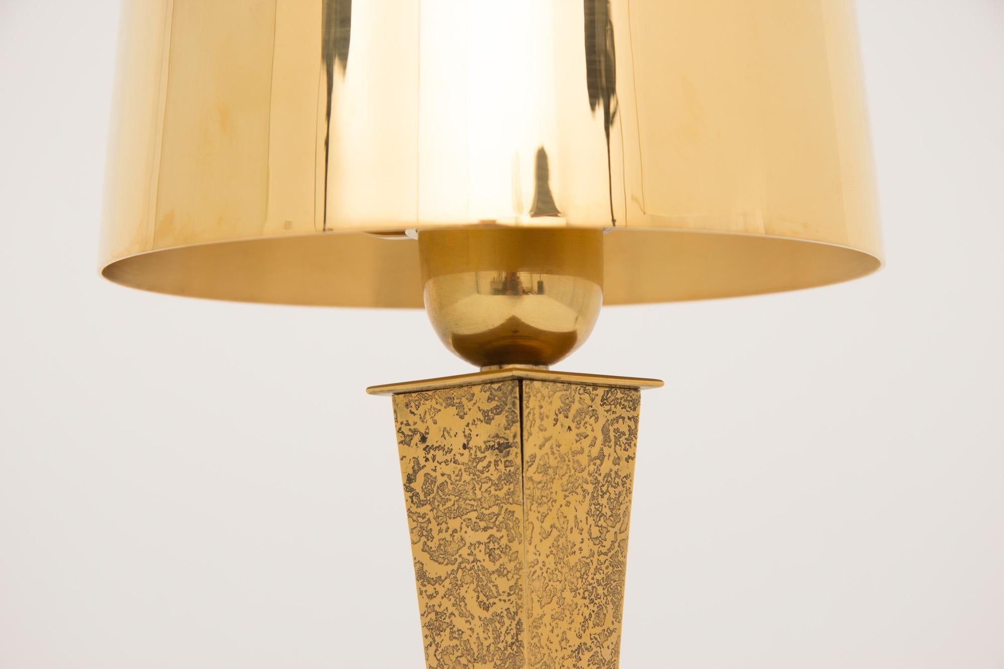 Pair of Hollywood Regency Table Lamps in Gilt Bronze by Genet & Michon In Good Condition For Sale In London, GB
