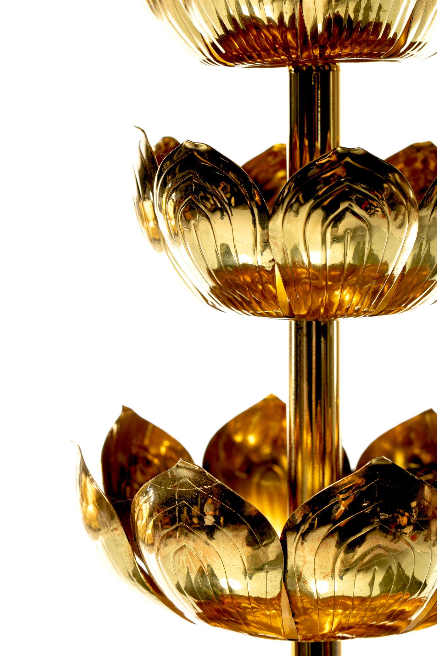 Paire de grandes lampes lotus en laiton Hollywood Regency par Feldman Lighting, datant des années 1960 en vente 1