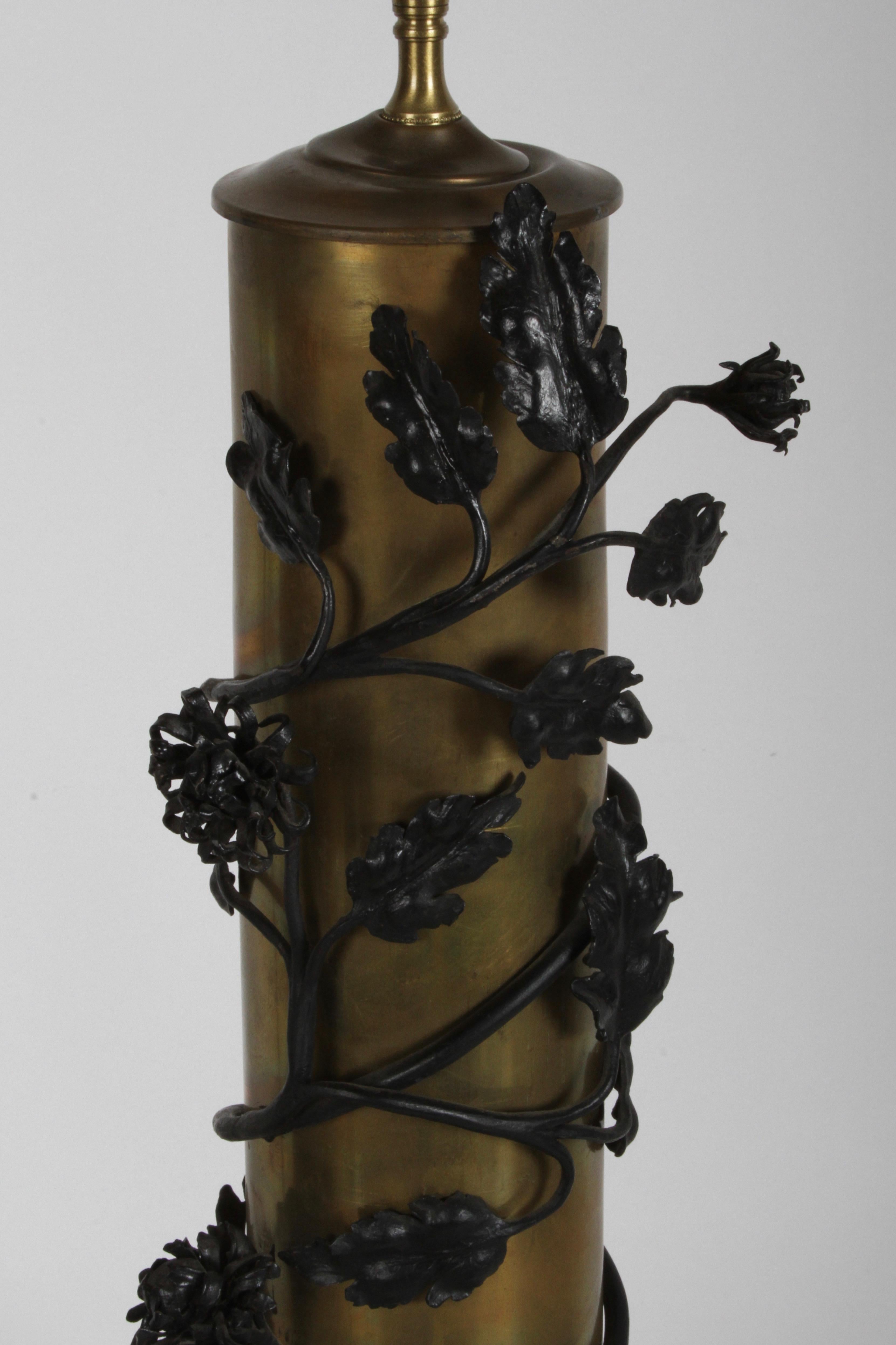 Pair of Hollywood Regency Tôle Brass Lamps Wrapped in Iron Vines & Flowers Stems For Sale 4