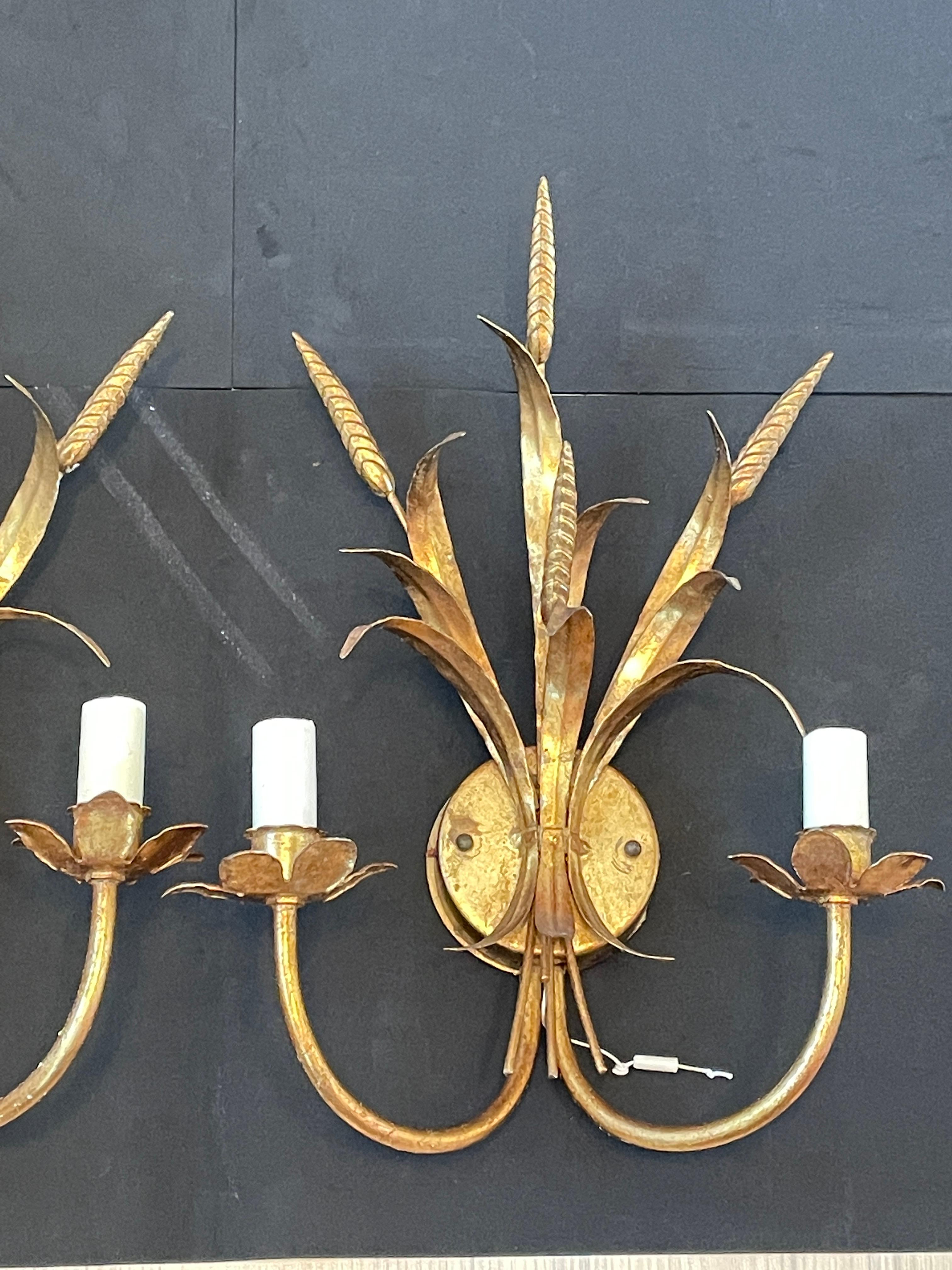 Pair of Wheat Sheaf Two-Light Gilded Tole Sconces by Hans Kögl, Germany, 1970s For Sale 4