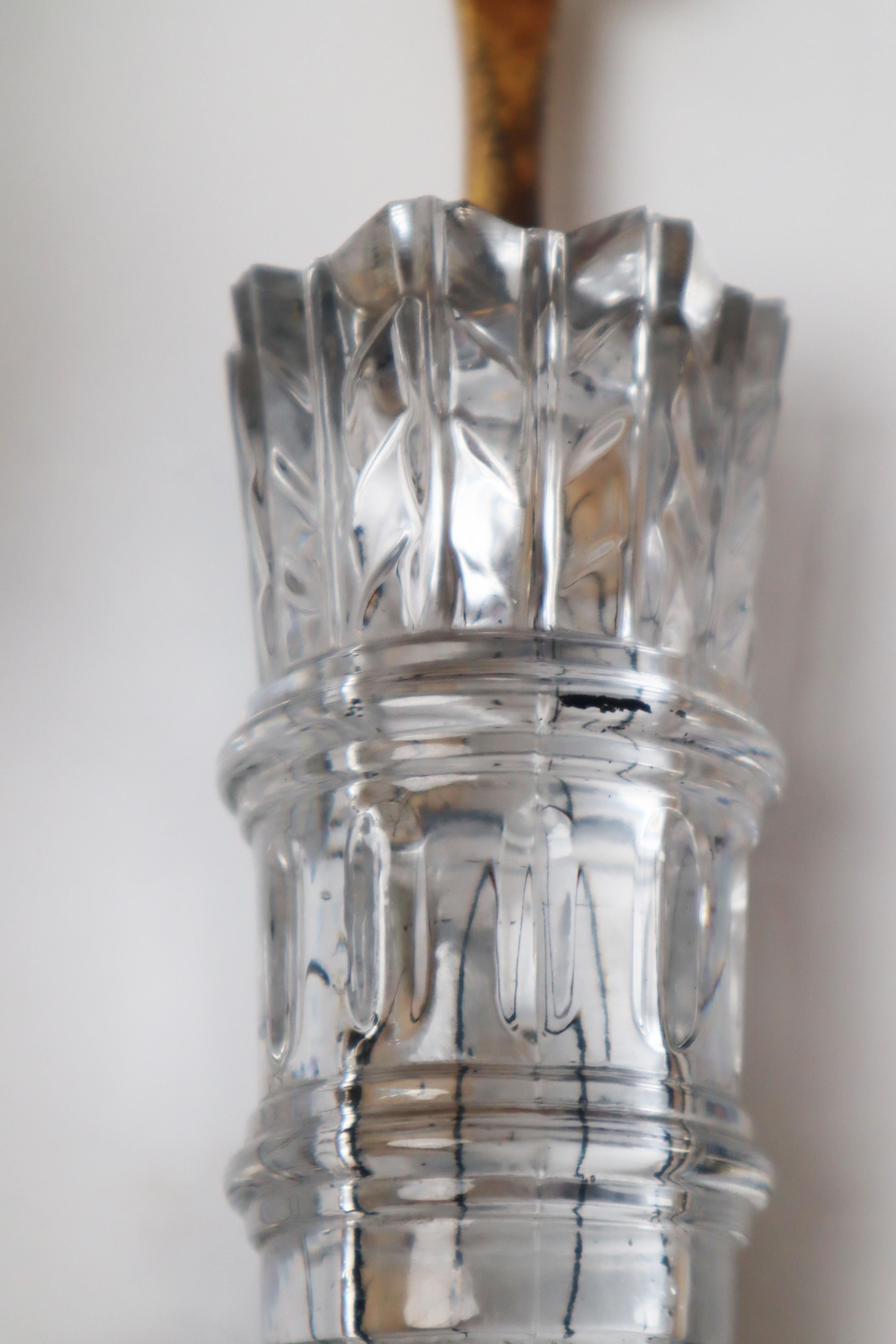 Fin du 20e siècle Paire de lampes murales Hollywood Regency avec flèche et carquois en verre doré et en cristal en vente