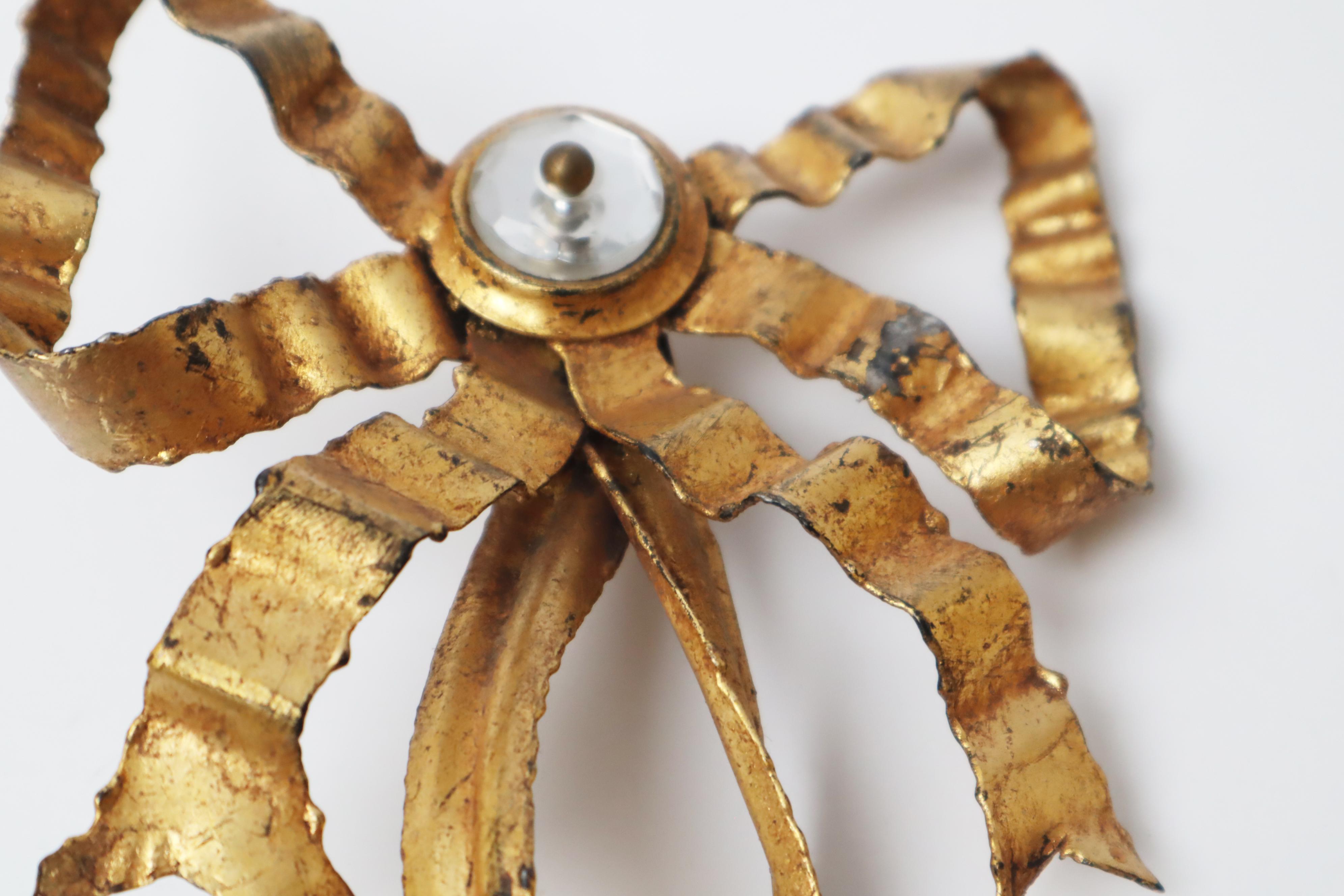 Métal Paire de lampes murales Hollywood Regency avec flèche et carquois en verre doré et en cristal en vente