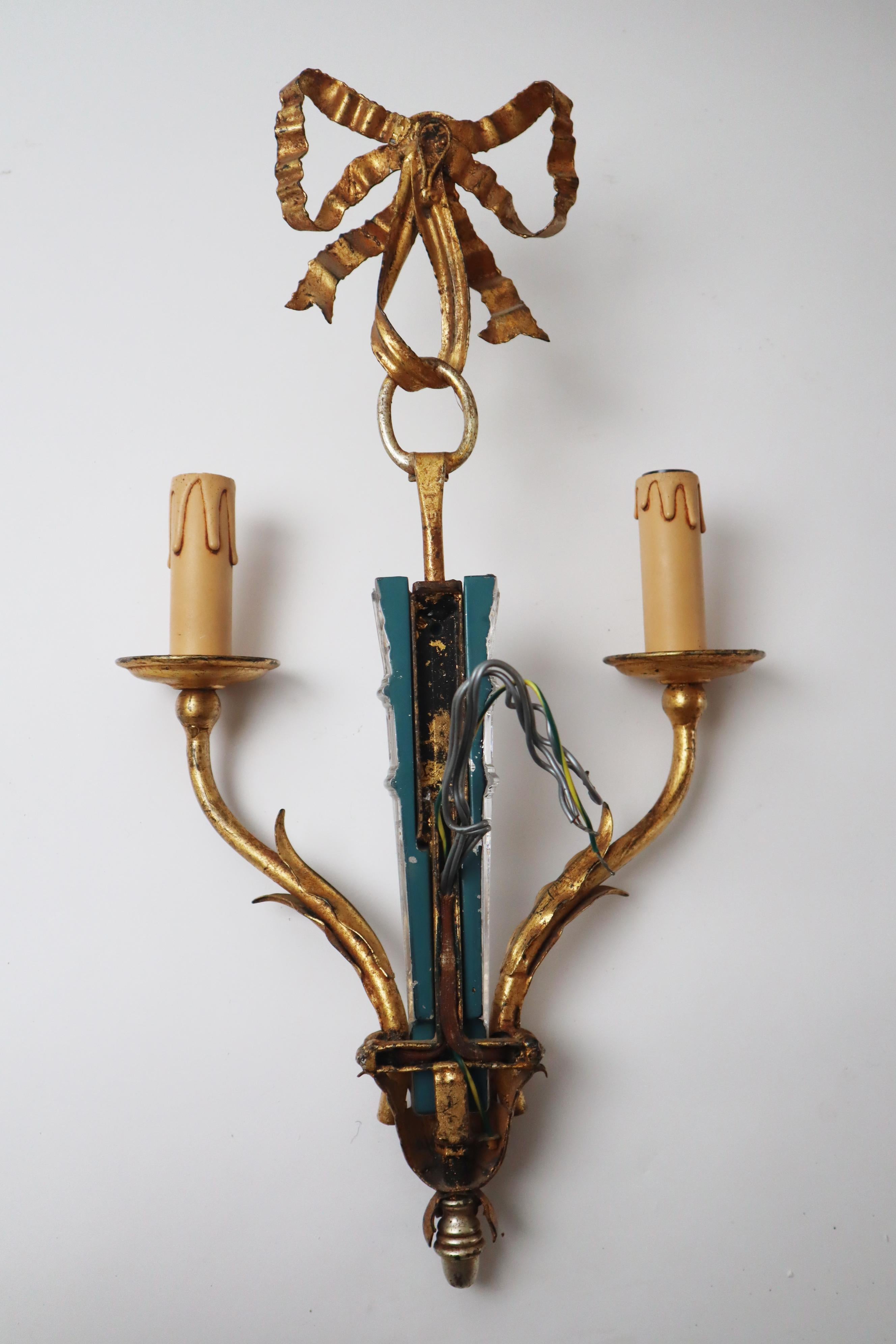 Paire de lampes murales Hollywood Regency avec flèche et carquois en verre doré et en cristal en vente 1