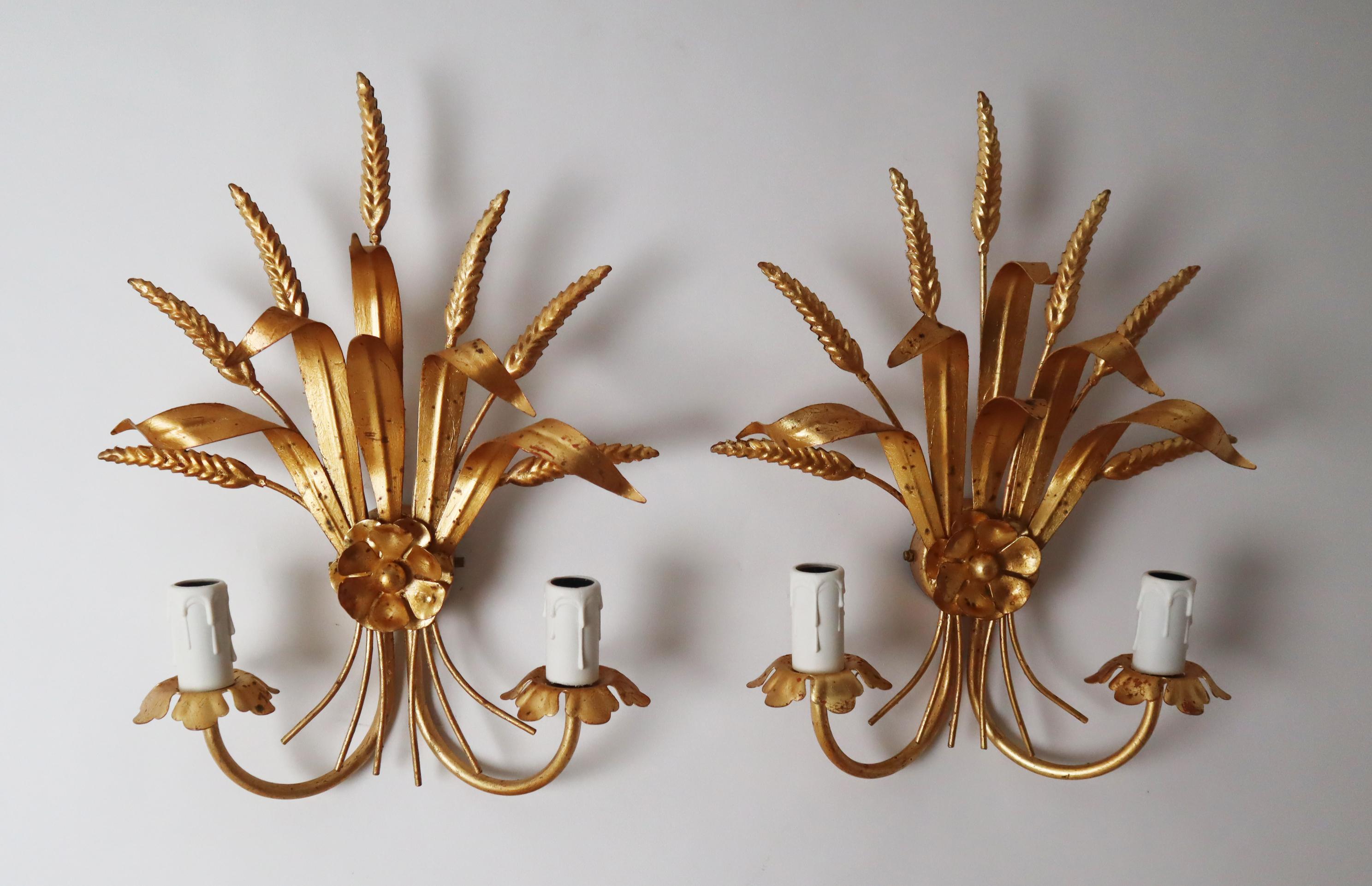 Paar Hollywood Regency Wandleuchten mit goldenen Weizenohren im Angebot 4