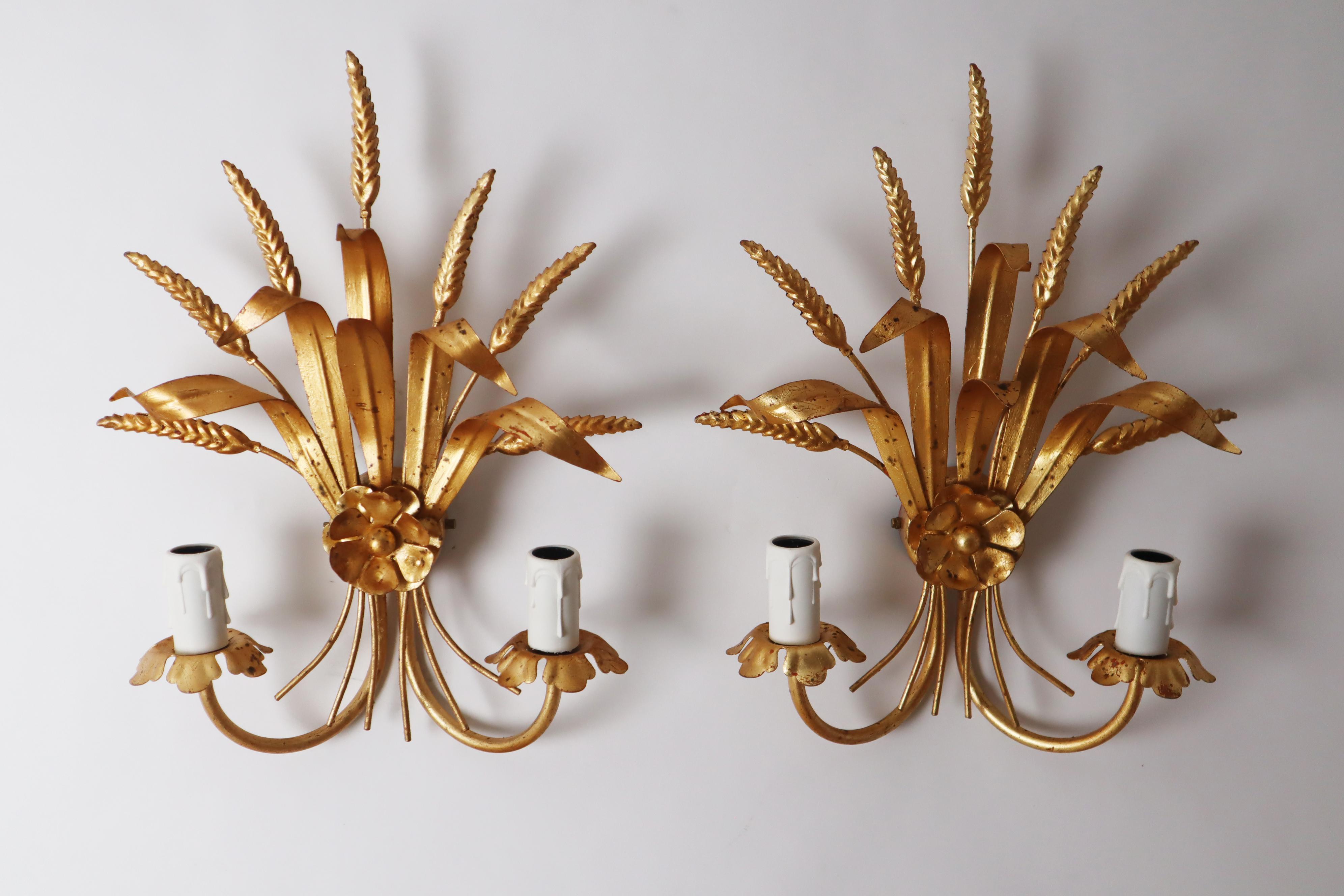 Paar Hollywood Regency Wandleuchten mit goldenen Weizenohren im Zustand „Gut“ im Angebot in Hannover, DE